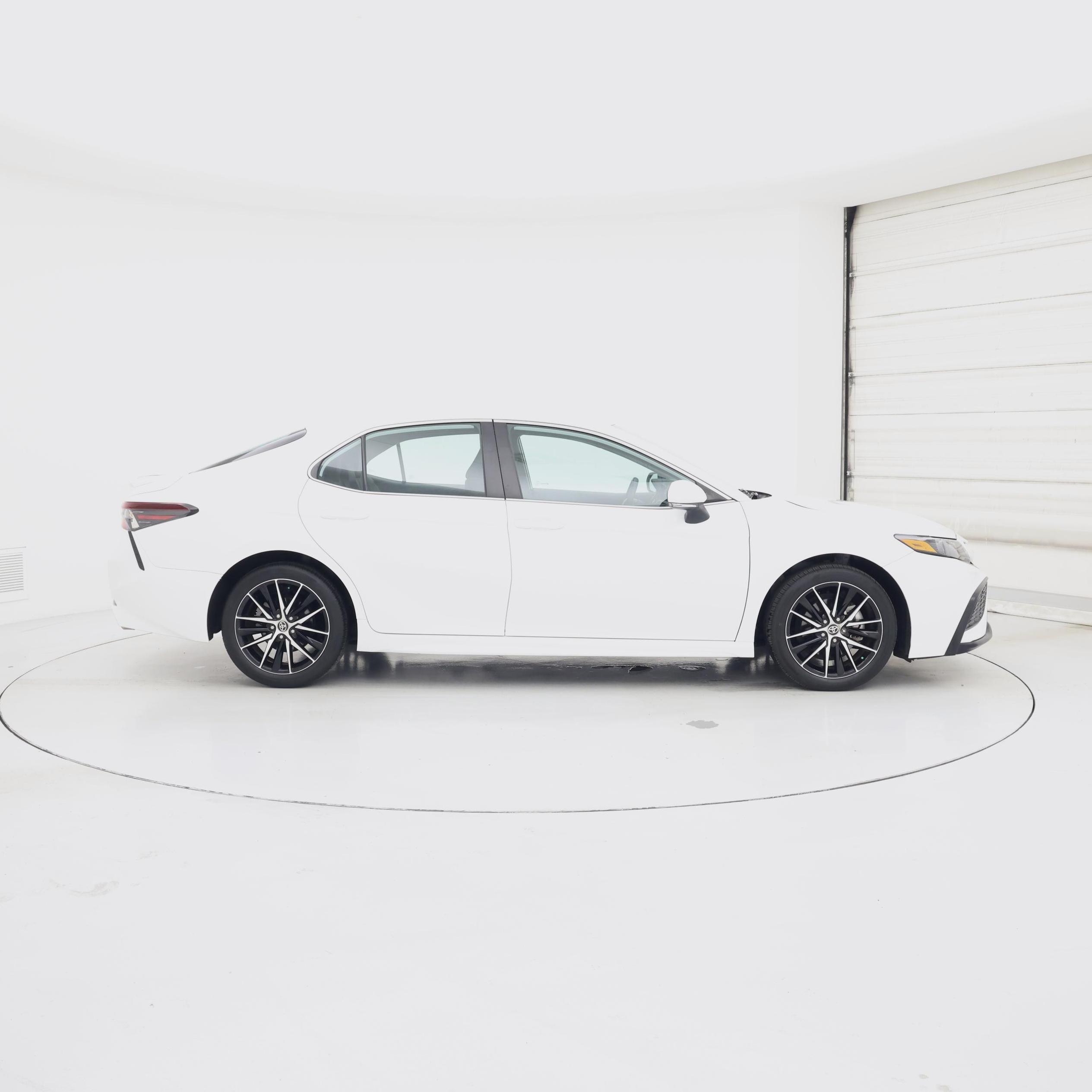 Thumbnail: 2023 Toyota Camry - 7
