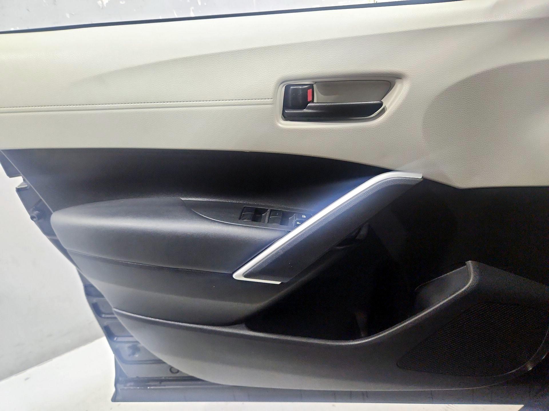Thumbnail: 2022 Toyota Corolla Cross - 12