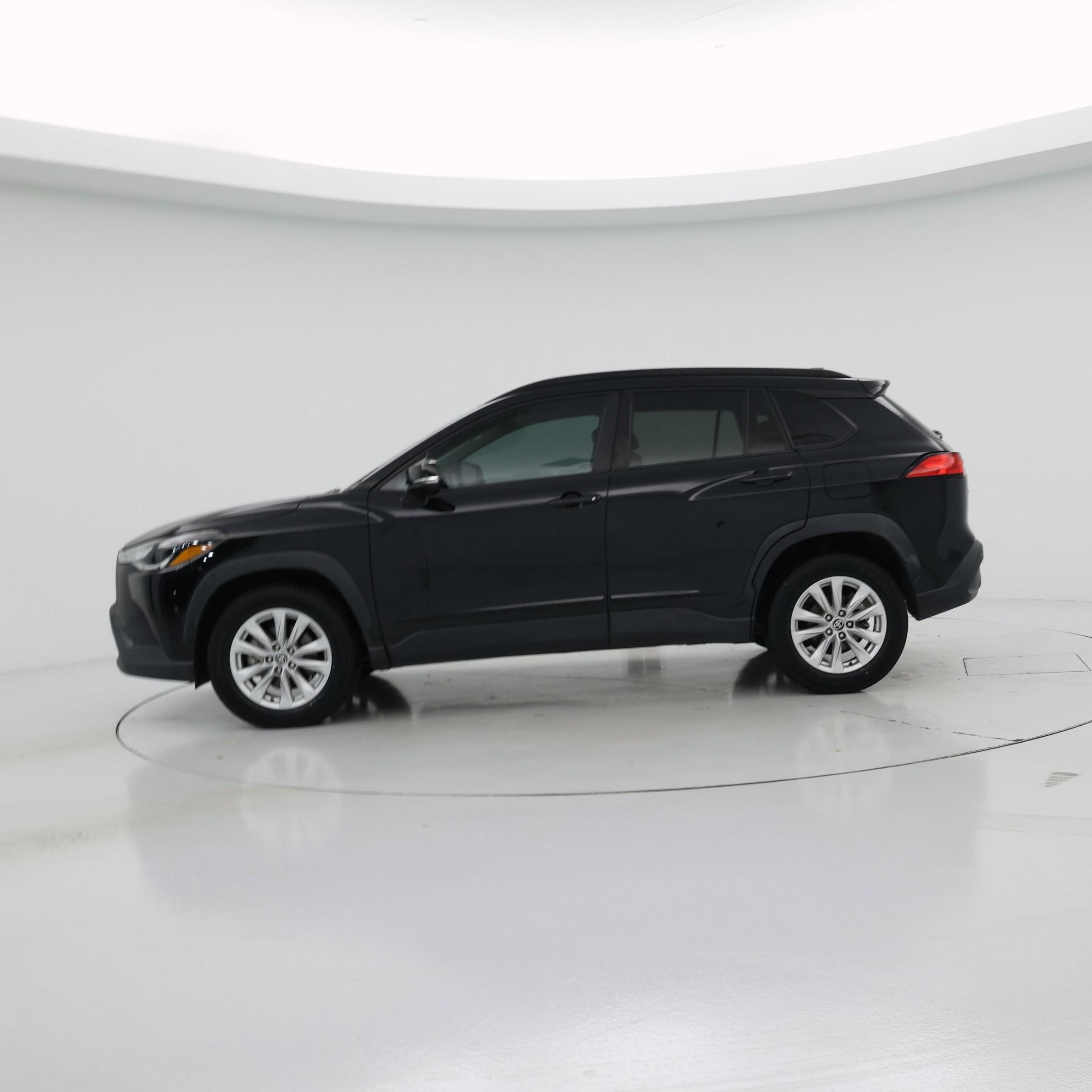 Thumbnail: 2022 Toyota Corolla Cross - 3