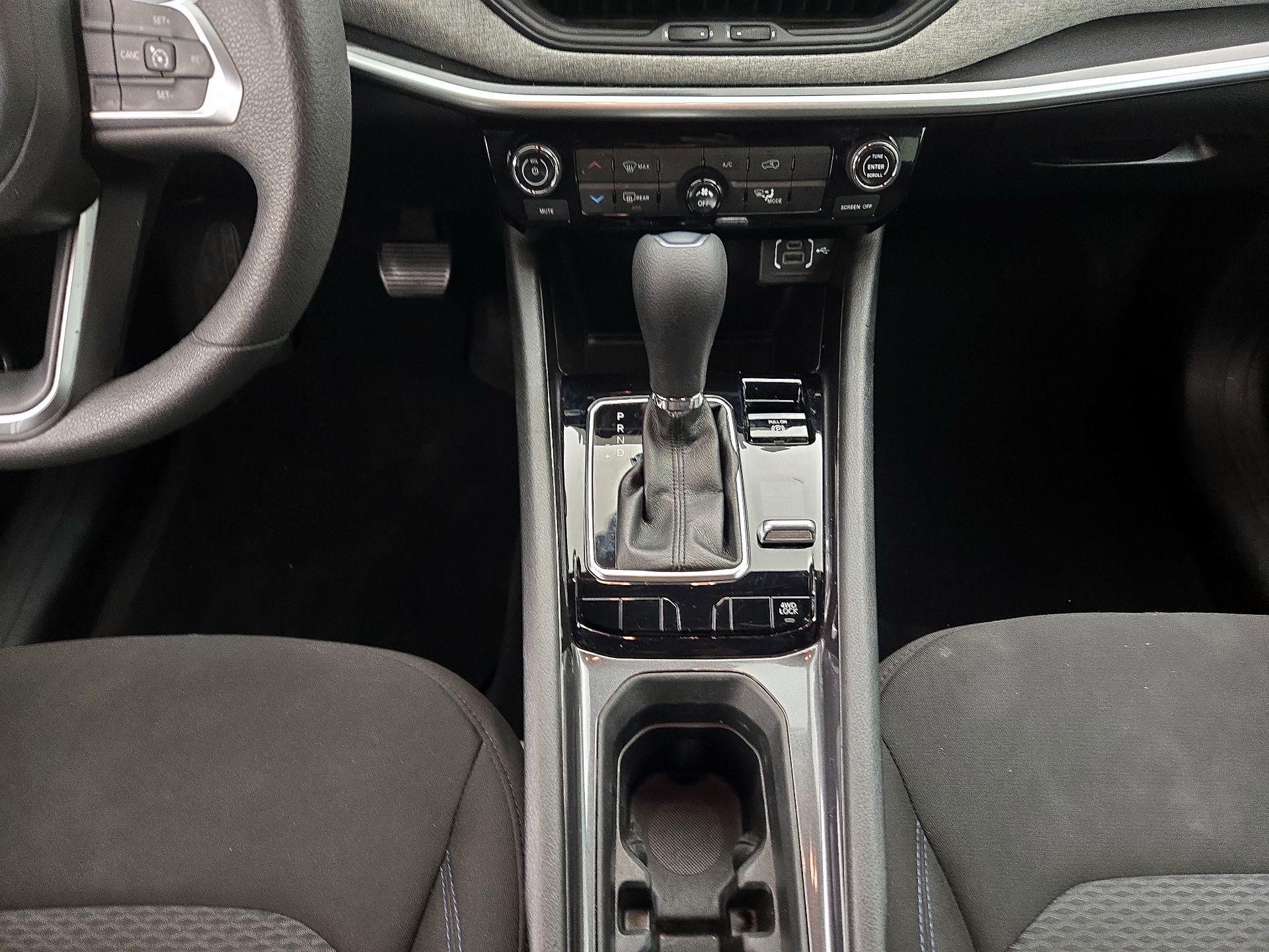 Thumbnail: 2023 Jeep Compass - 17