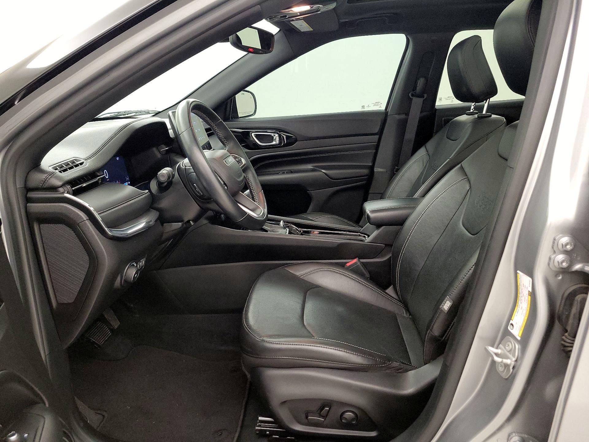 Thumbnail: 2022 Jeep Compass - 11