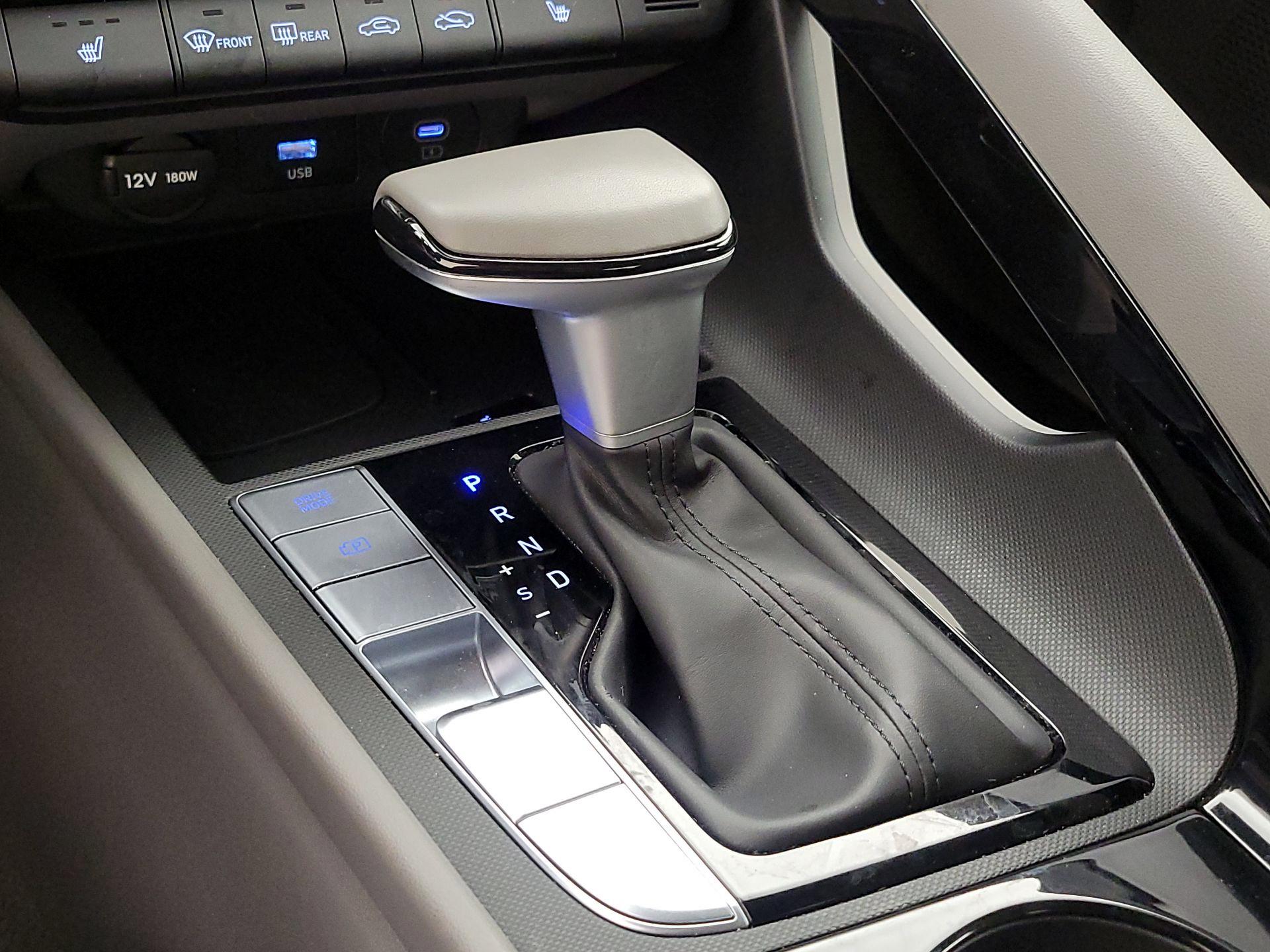 Thumbnail: 2025 Hyundai Elantra - 17