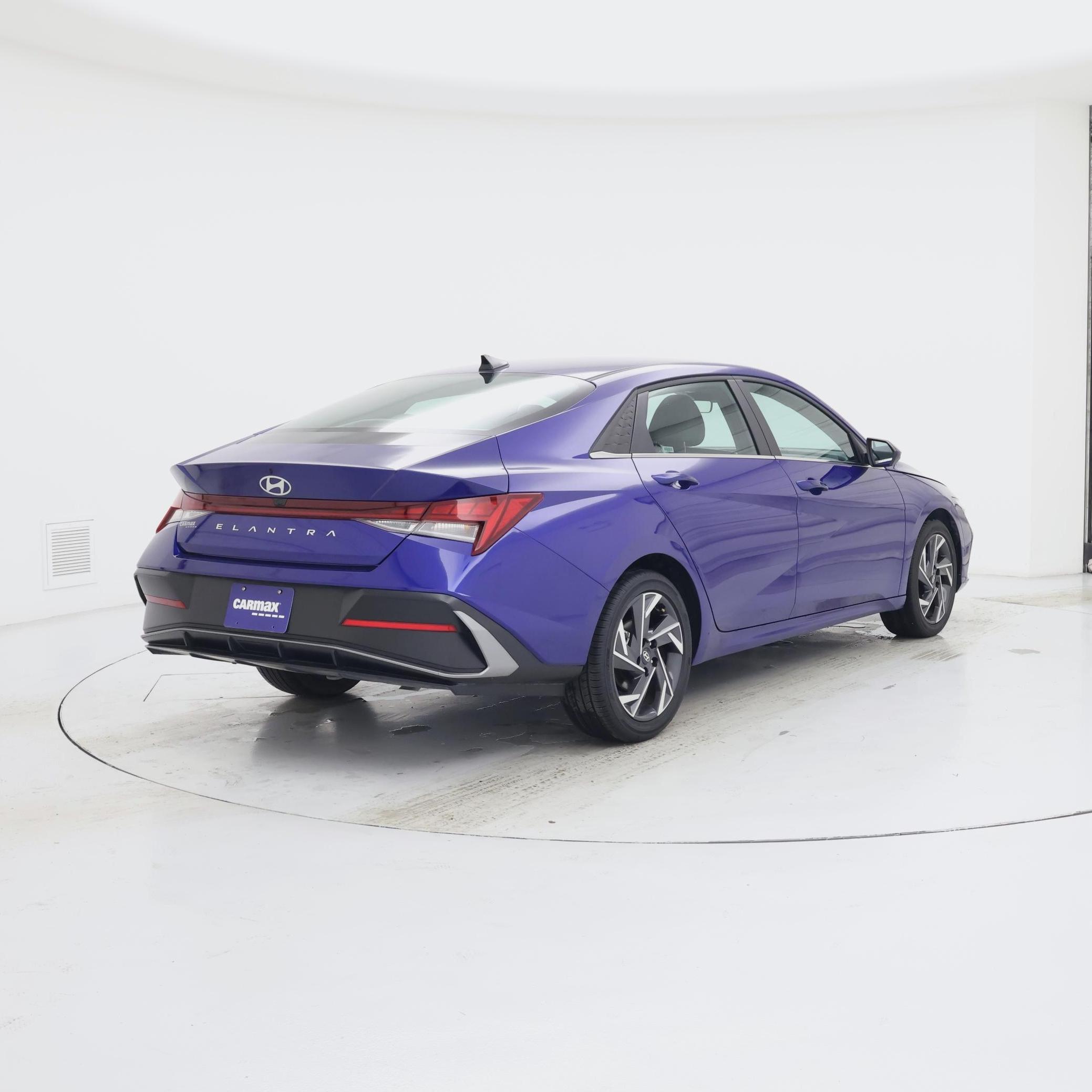 Thumbnail: 2025 Hyundai Elantra - 8