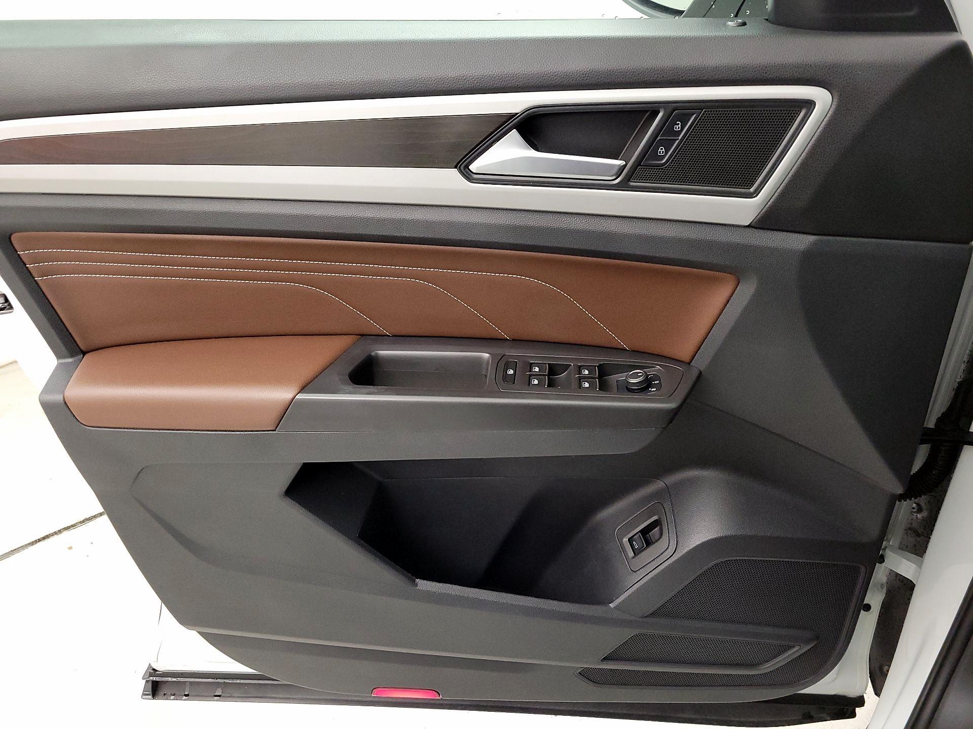 Thumbnail: 2023 Volkswagen Atlas - 12