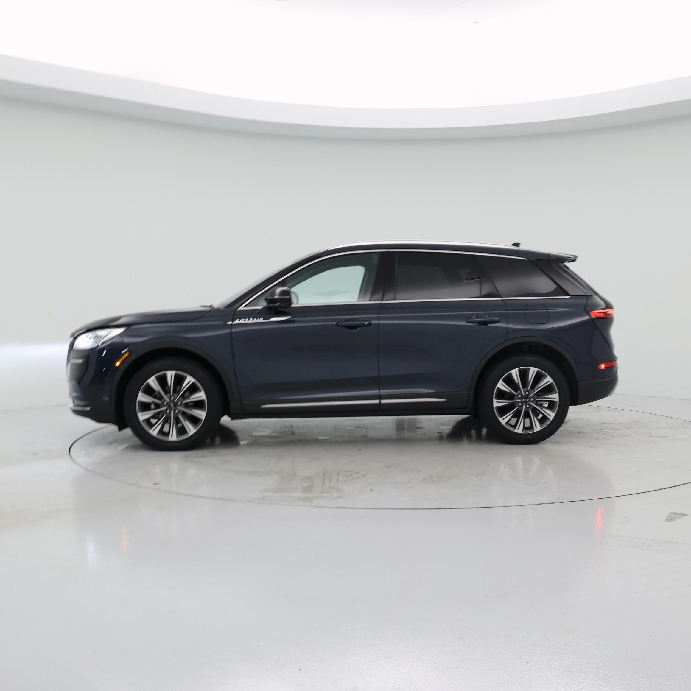 Thumbnail: 2020 Lincoln Corsair - 3