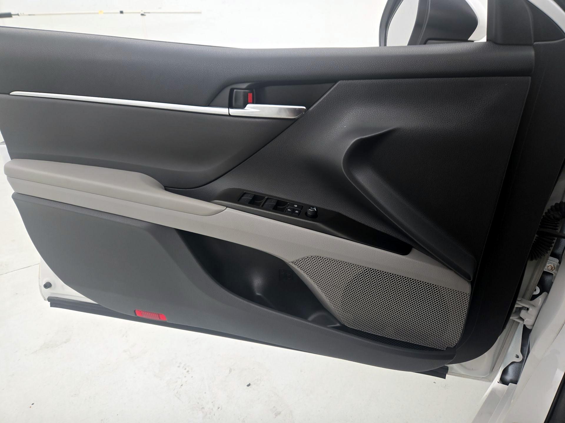 Thumbnail: 2023 Toyota Camry - 12