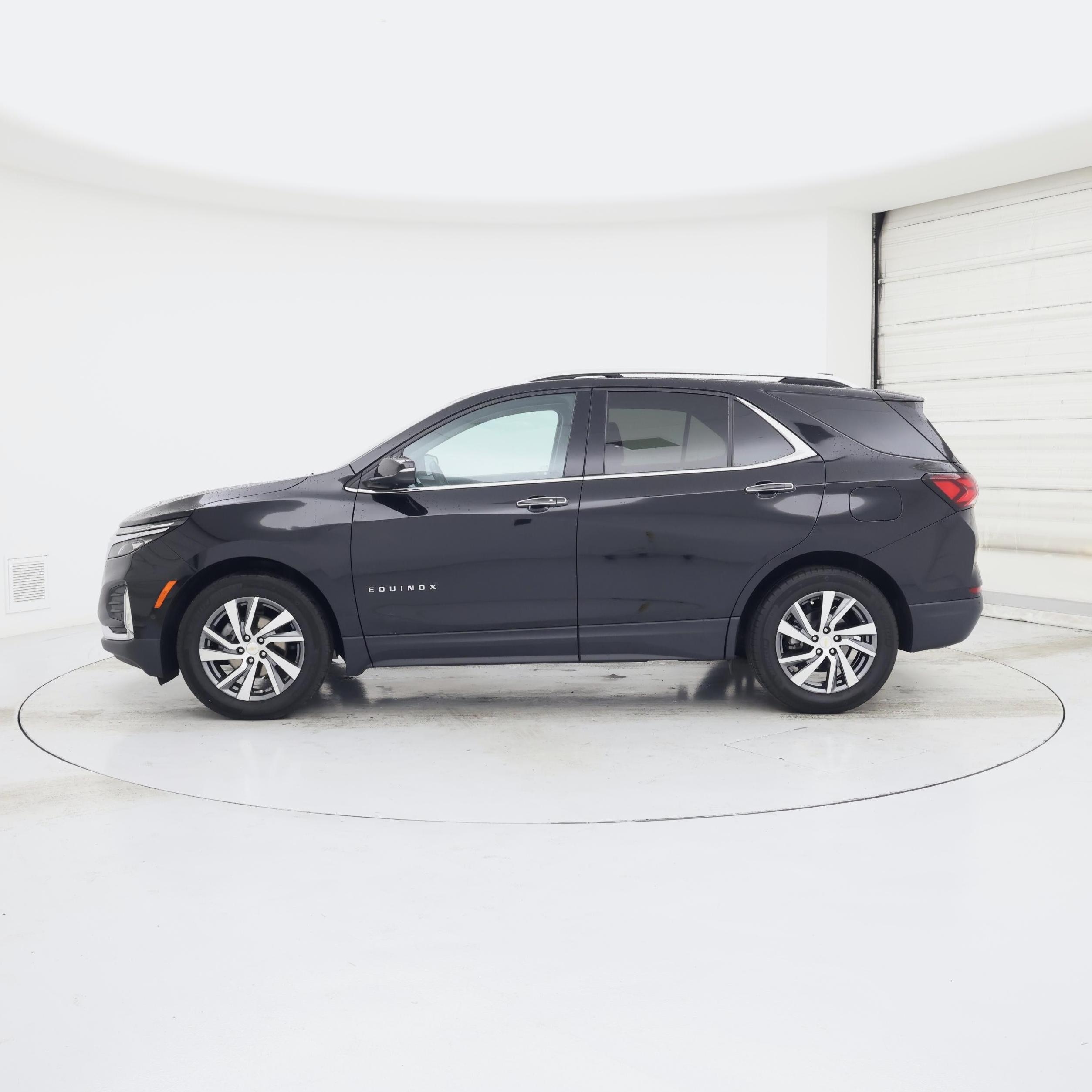 Thumbnail: 2023 Chevrolet Equinox - 3