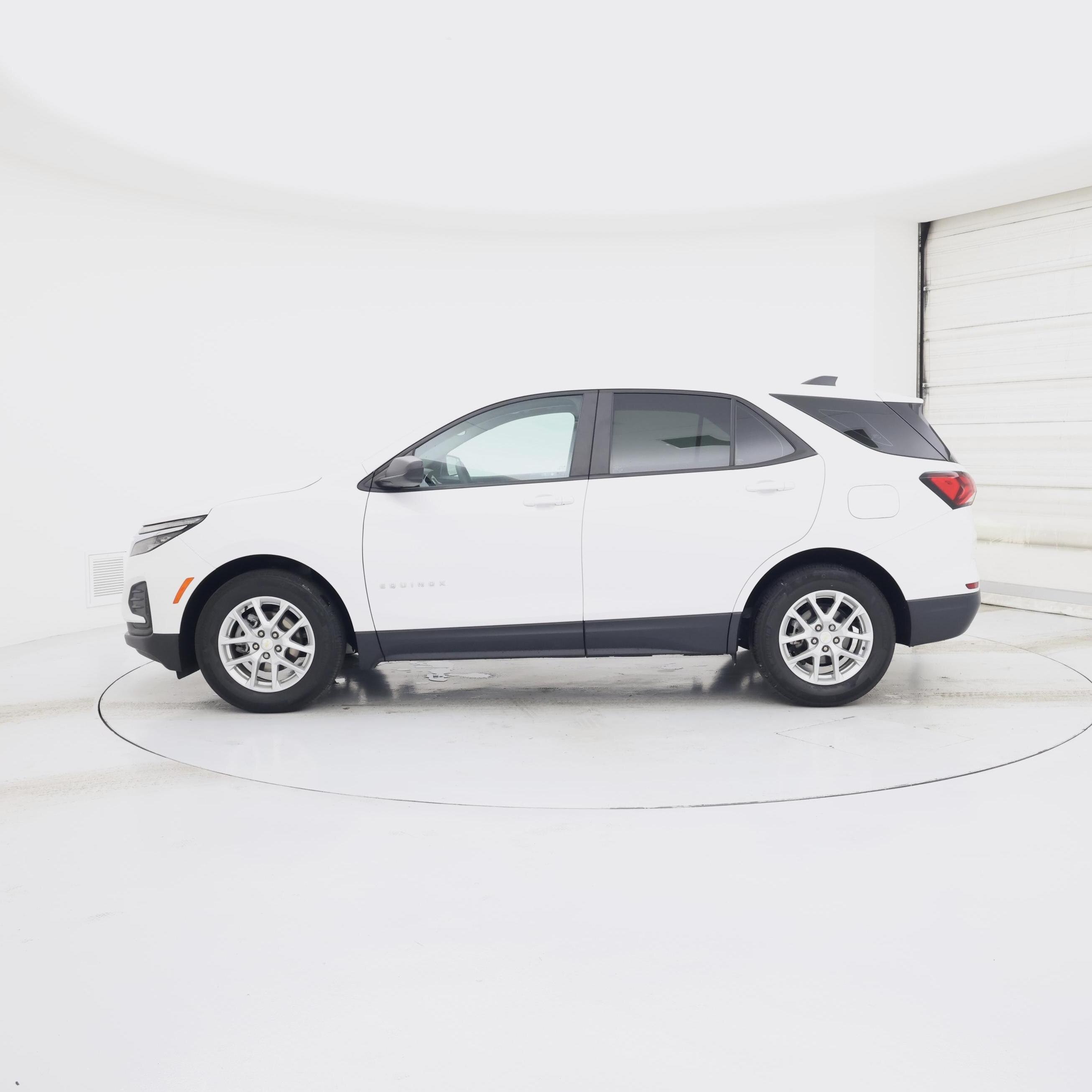 Thumbnail: 2023 Chevrolet Equinox - 3