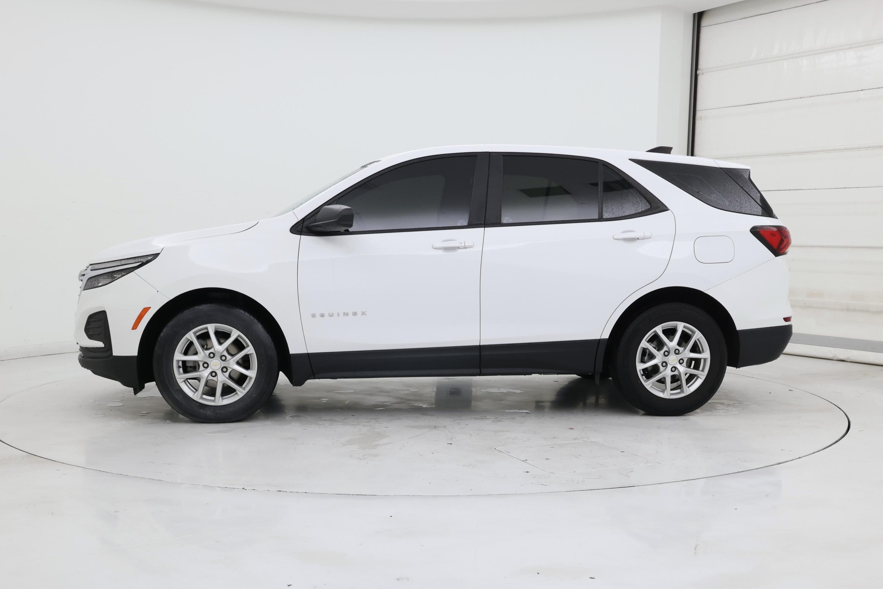 Thumbnail: 2023 Chevrolet Equinox - 3