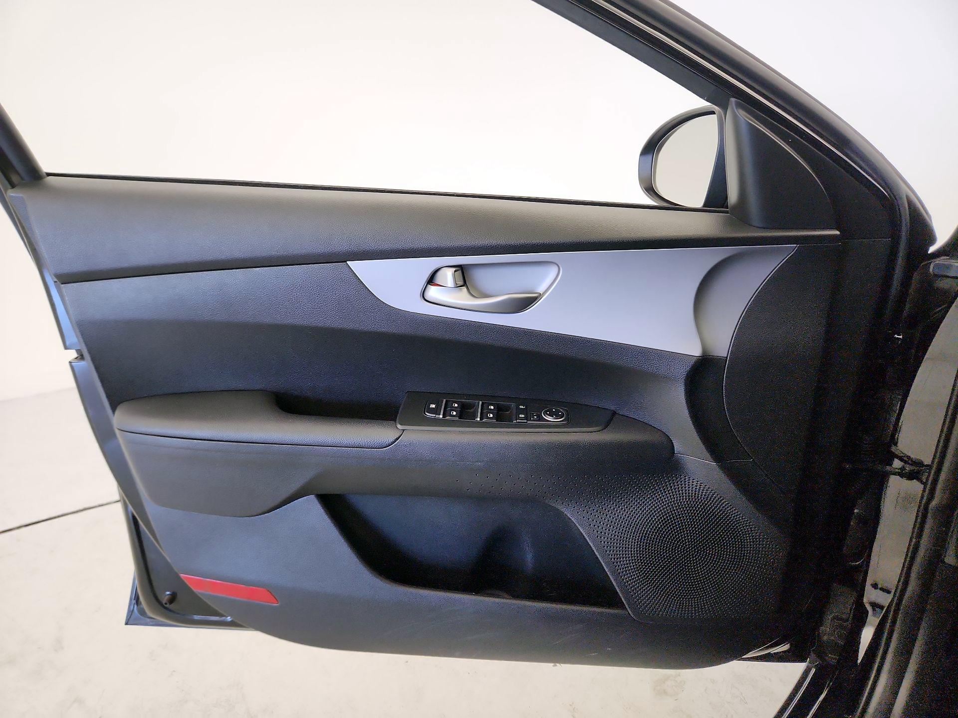 Thumbnail: 2024 Kia Forte - 12