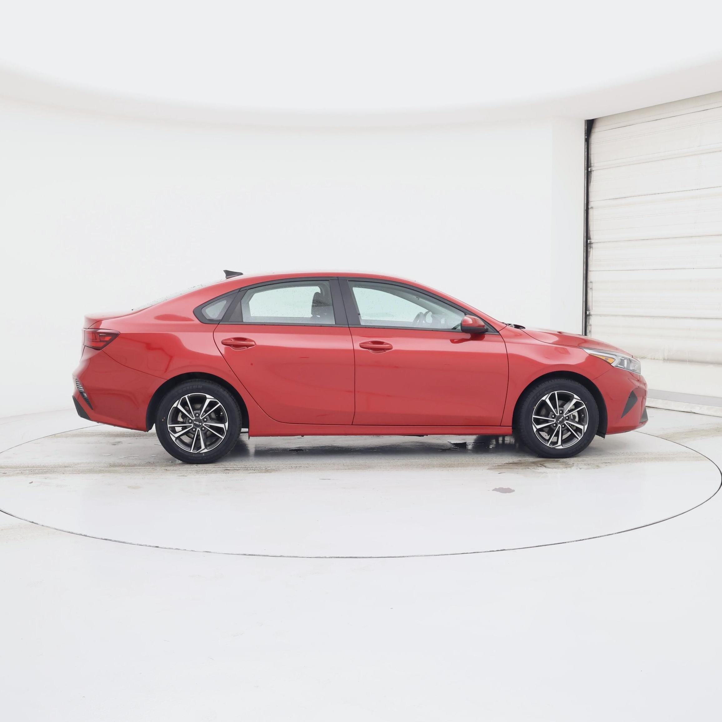 Thumbnail: 2024 Kia Forte - 7