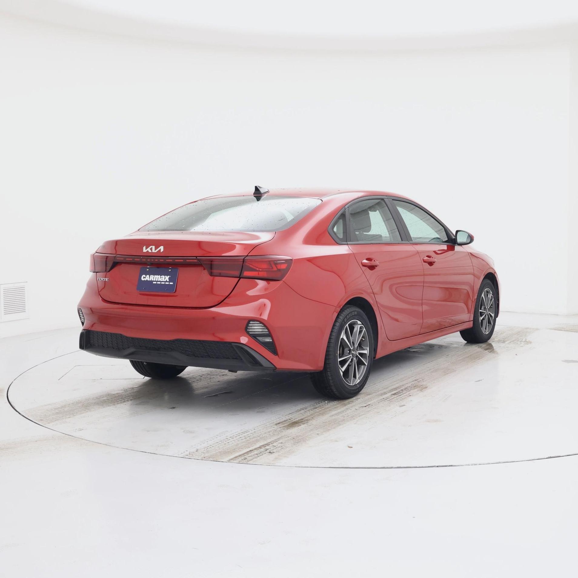 Thumbnail: 2024 Kia Forte - 8