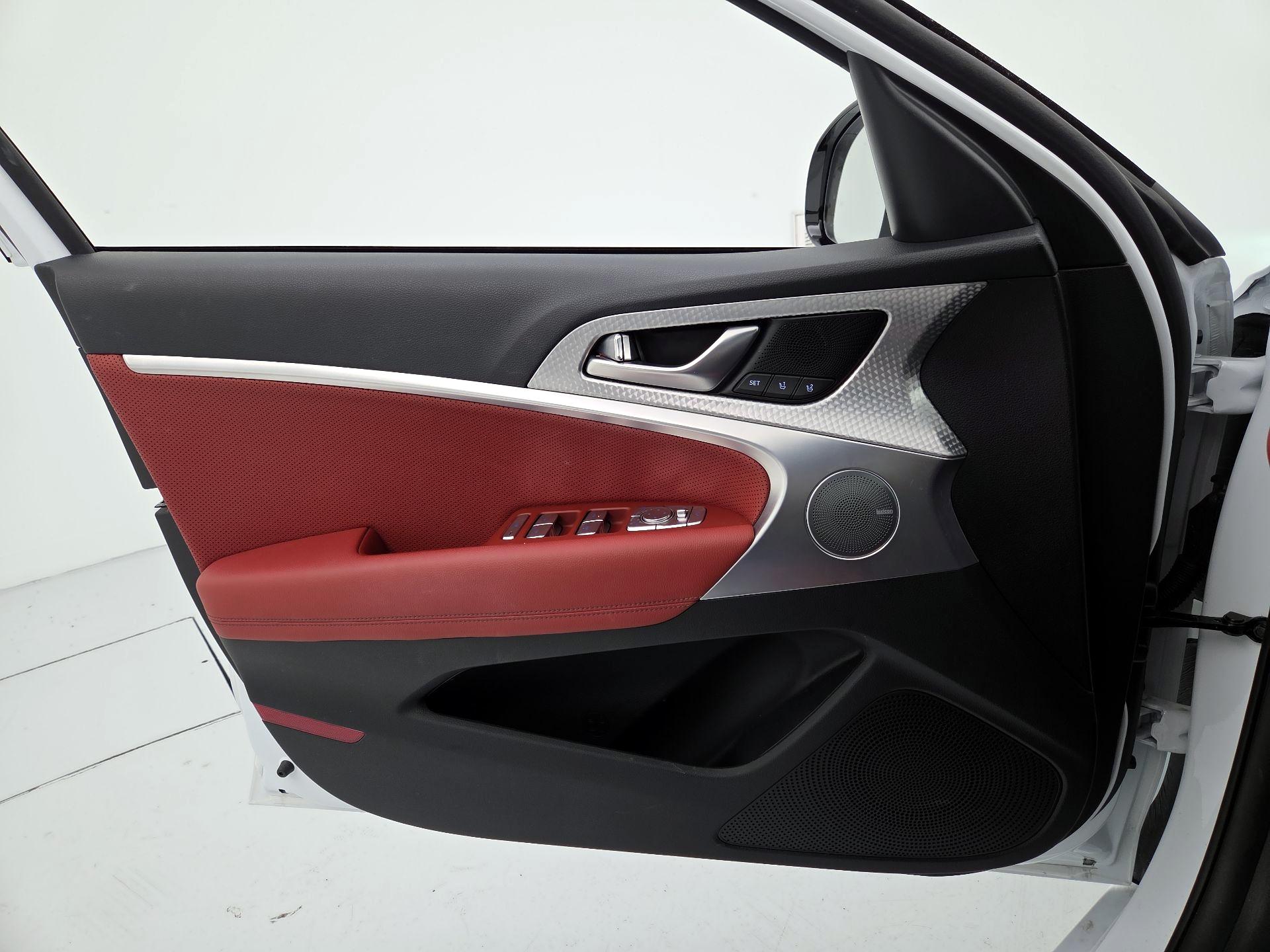 Thumbnail: 2023 Genesis G70 - 12