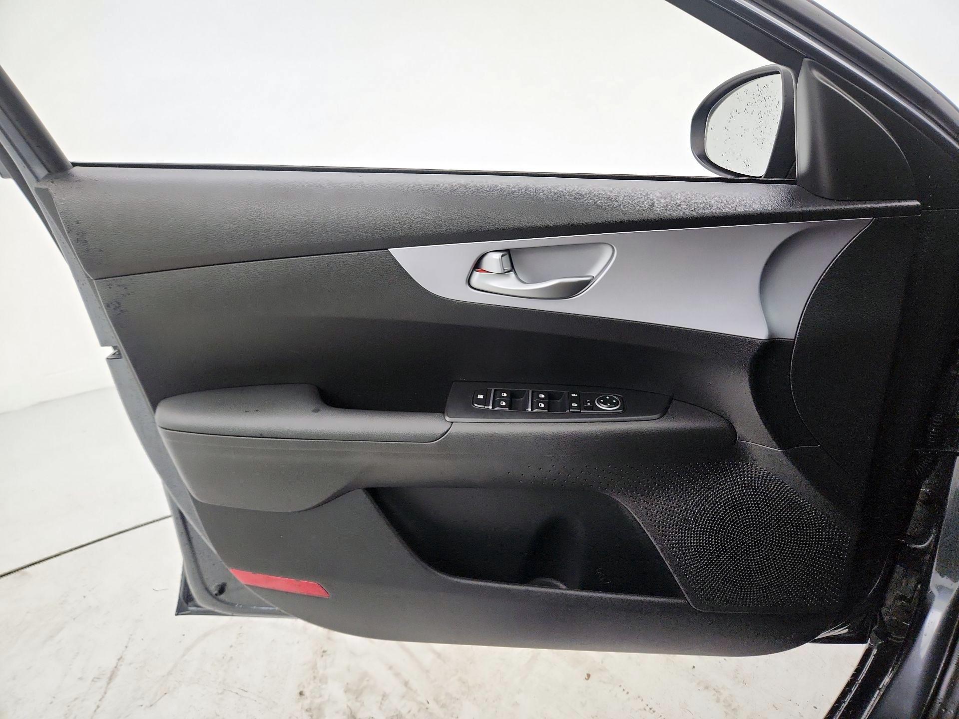 Thumbnail: 2024 Kia Forte - 12