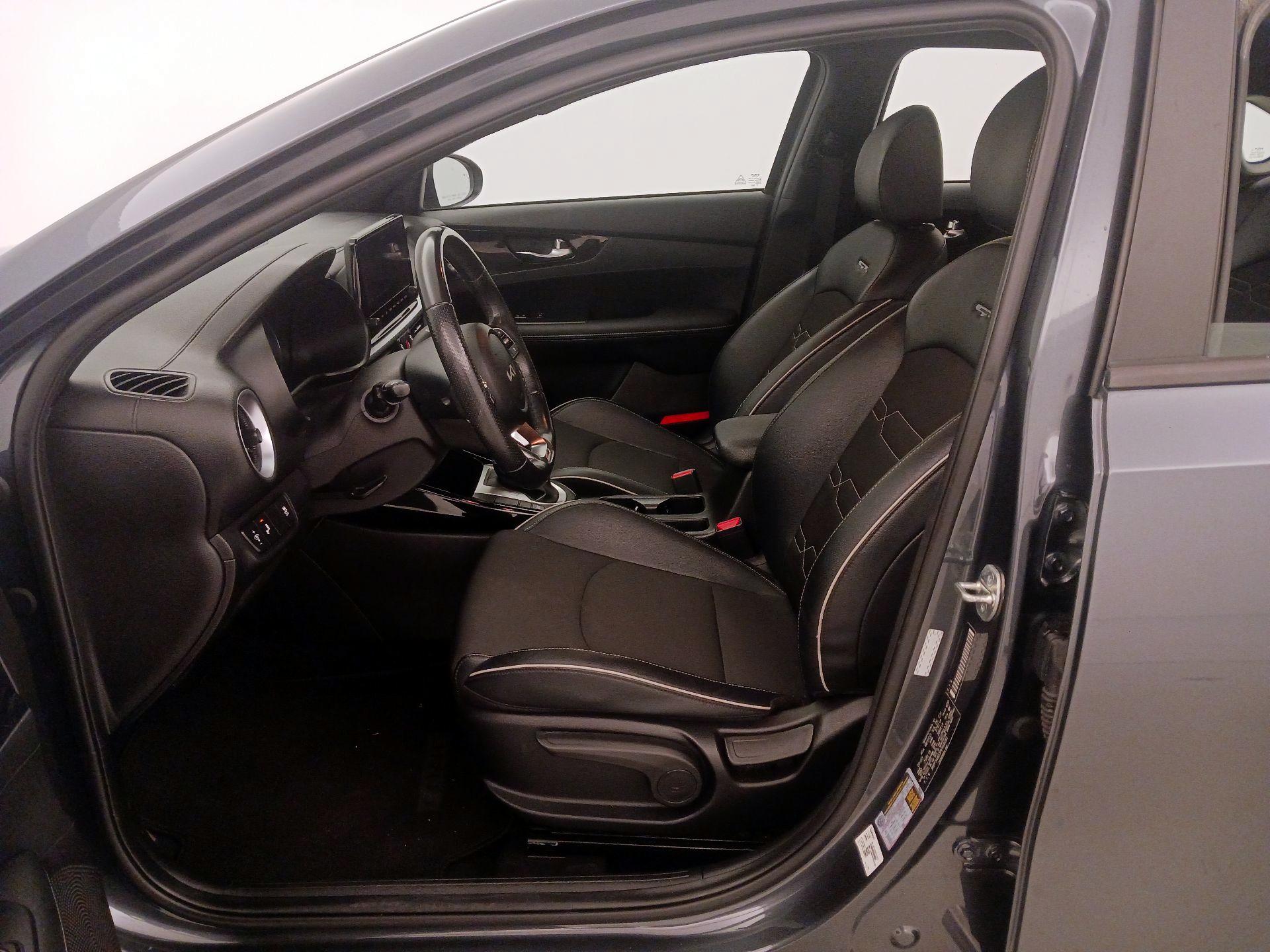 Thumbnail: 2023 Kia Forte - 11