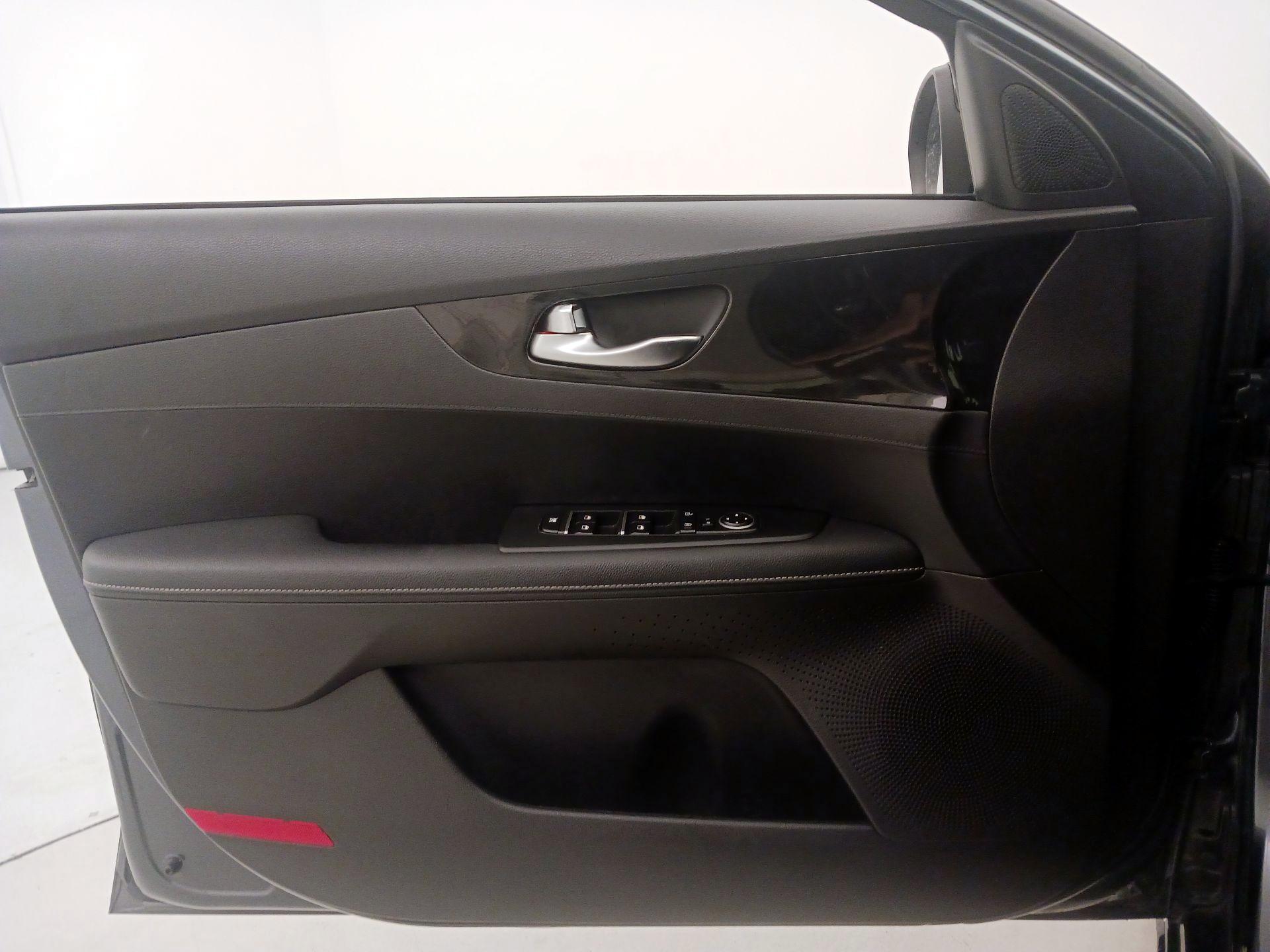 Thumbnail: 2023 Kia Forte - 12