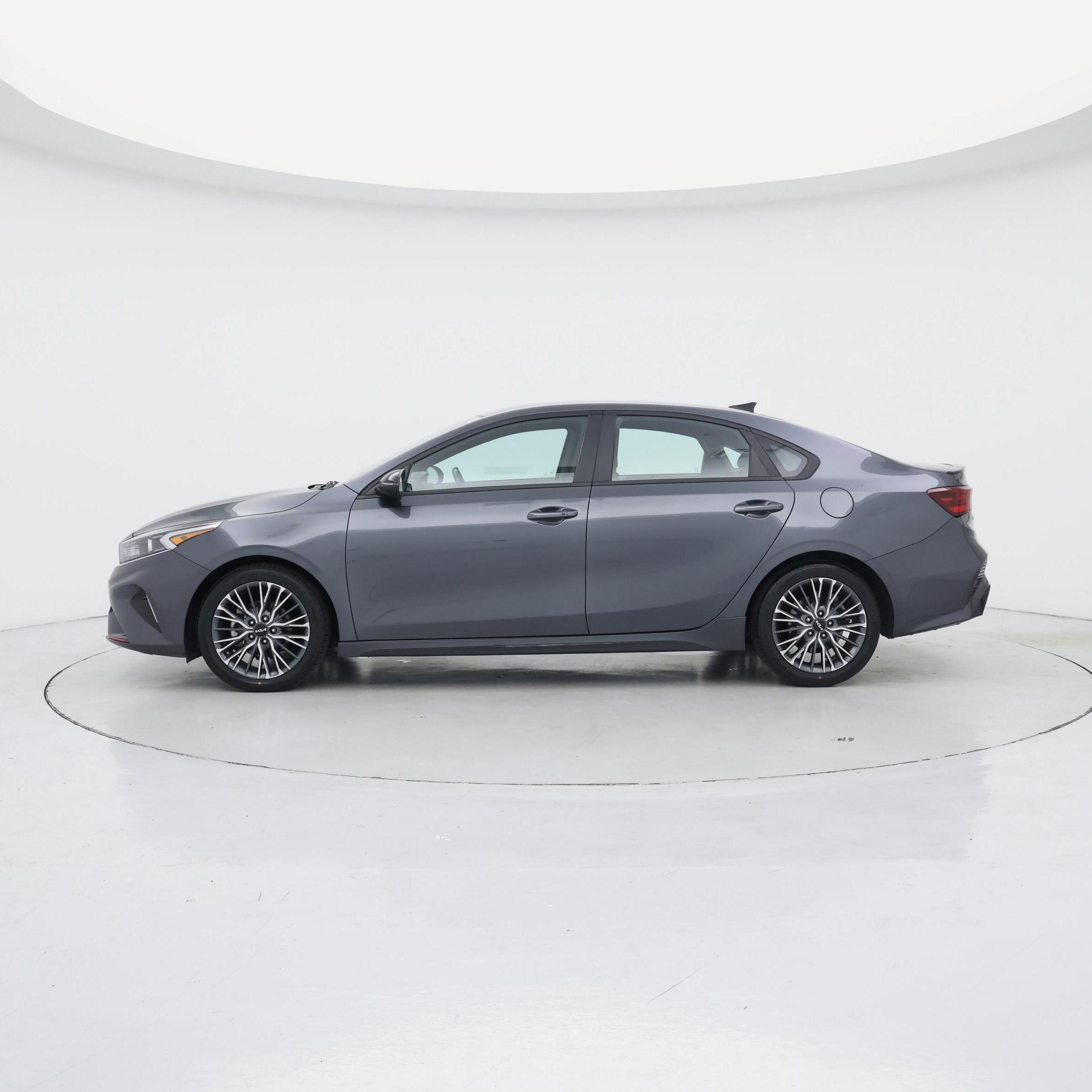 Thumbnail: 2023 Kia Forte - 3