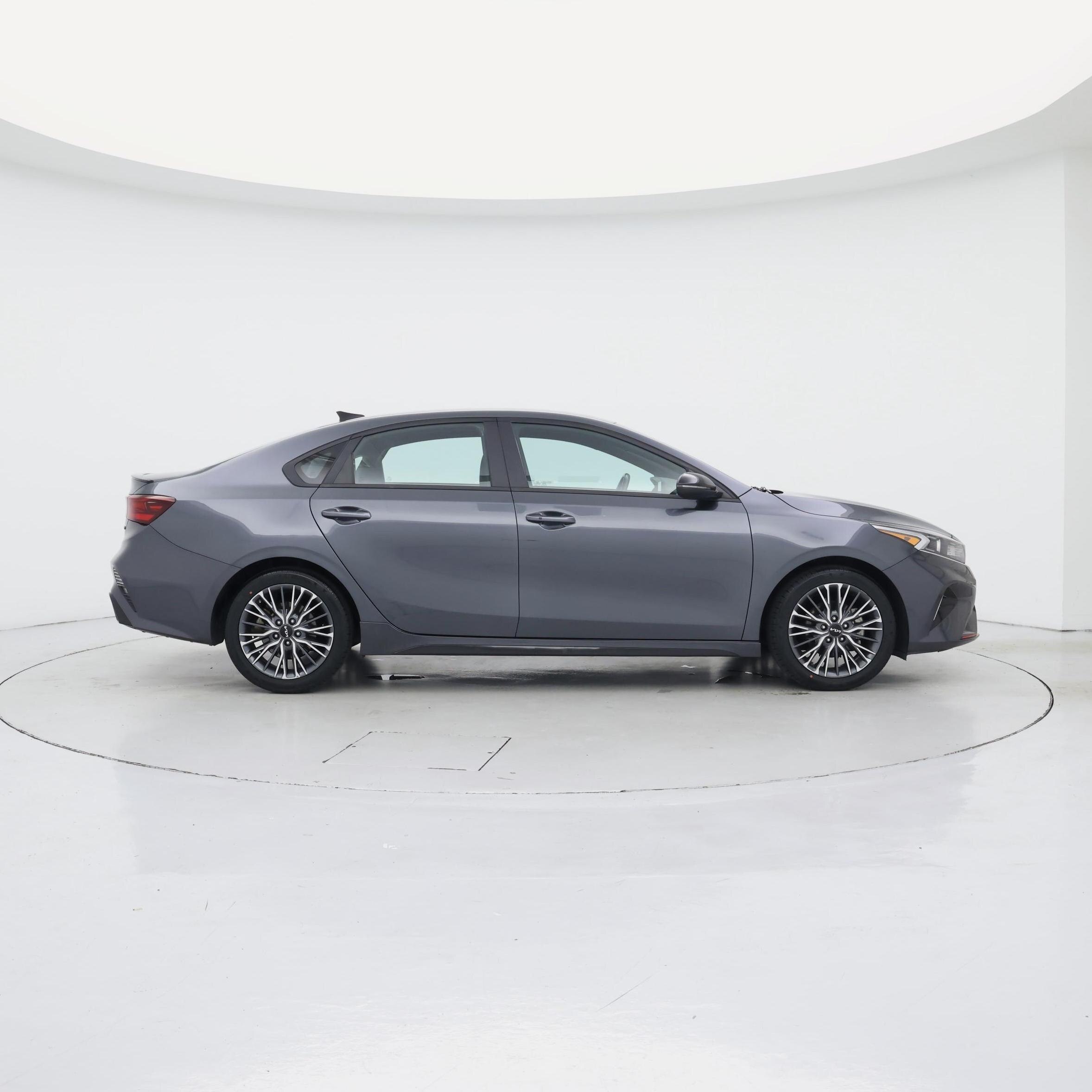 Thumbnail: 2023 Kia Forte - 7