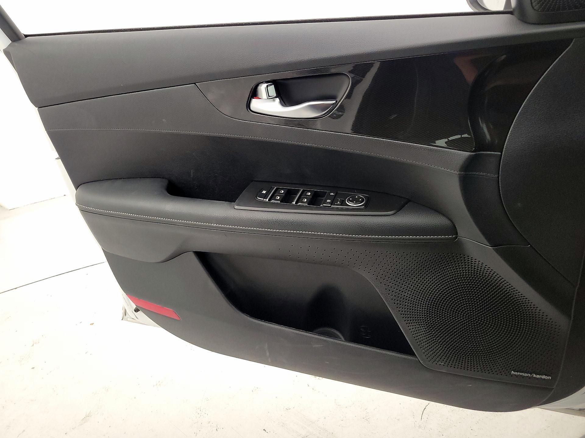Thumbnail: 2024 Kia Forte - 12