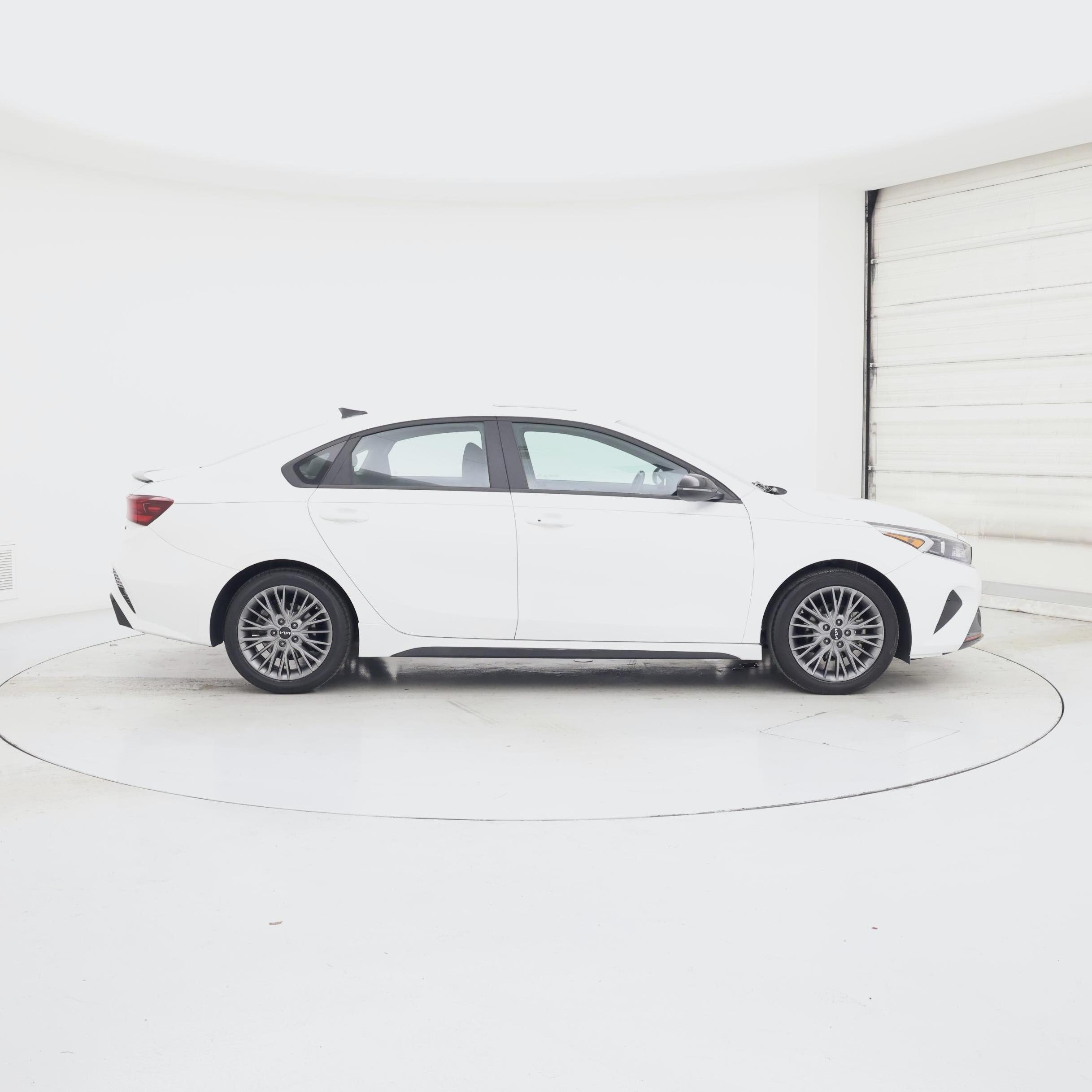 Thumbnail: 2024 Kia Forte - 7