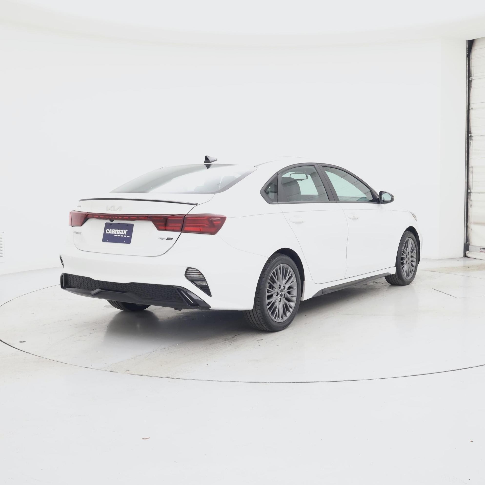 Thumbnail: 2024 Kia Forte - 8