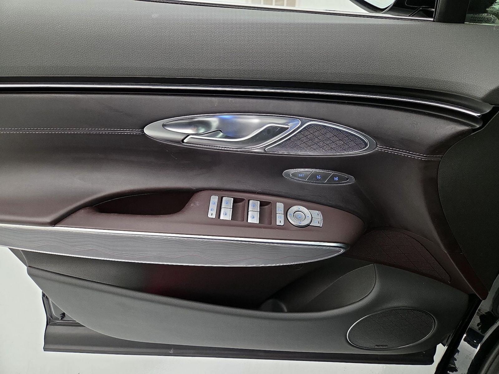 2022 GENESIS GV70 Standard - Photo 13