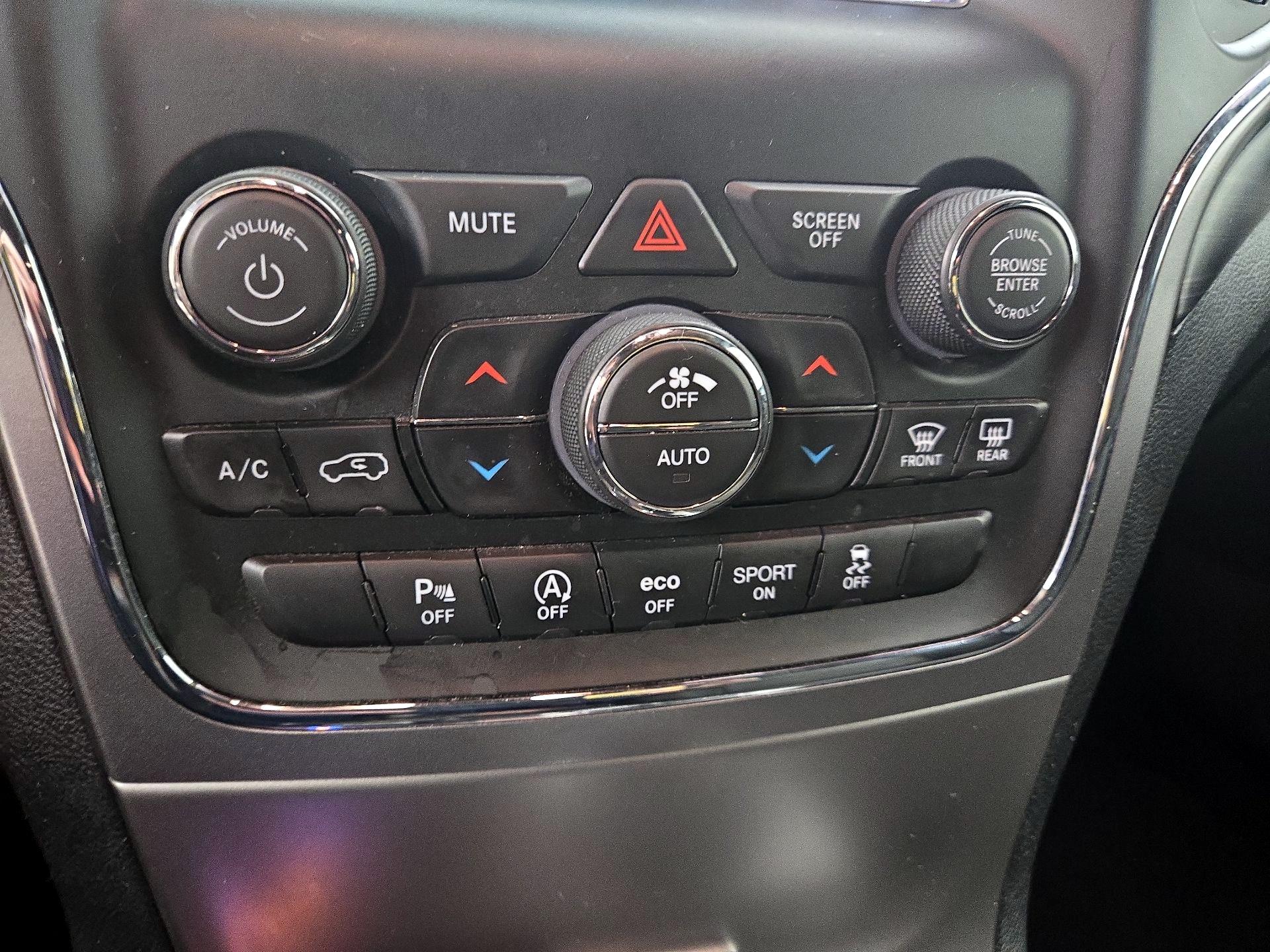 Thumbnail: 2020 Jeep Grand Cherokee - 16