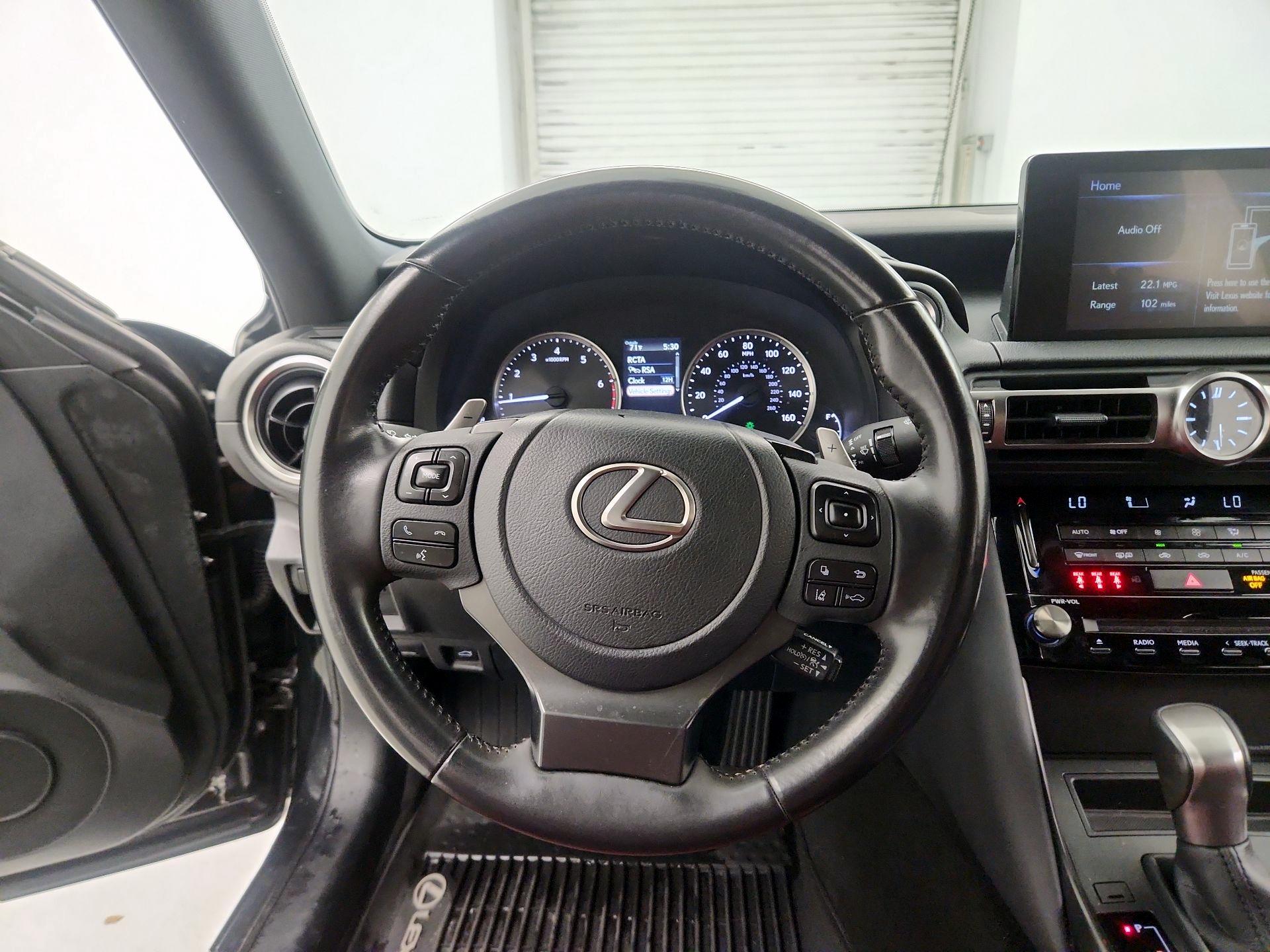 Thumbnail: 2022 Lexus IS - 10