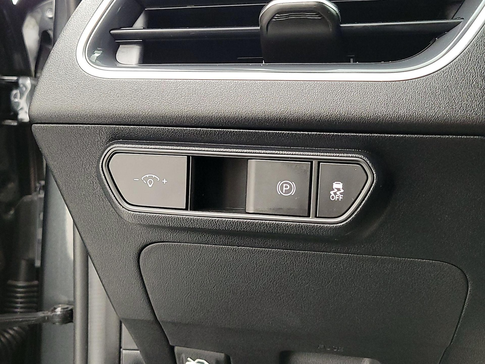 2025 Kia K4 GT-Line - Photo 14