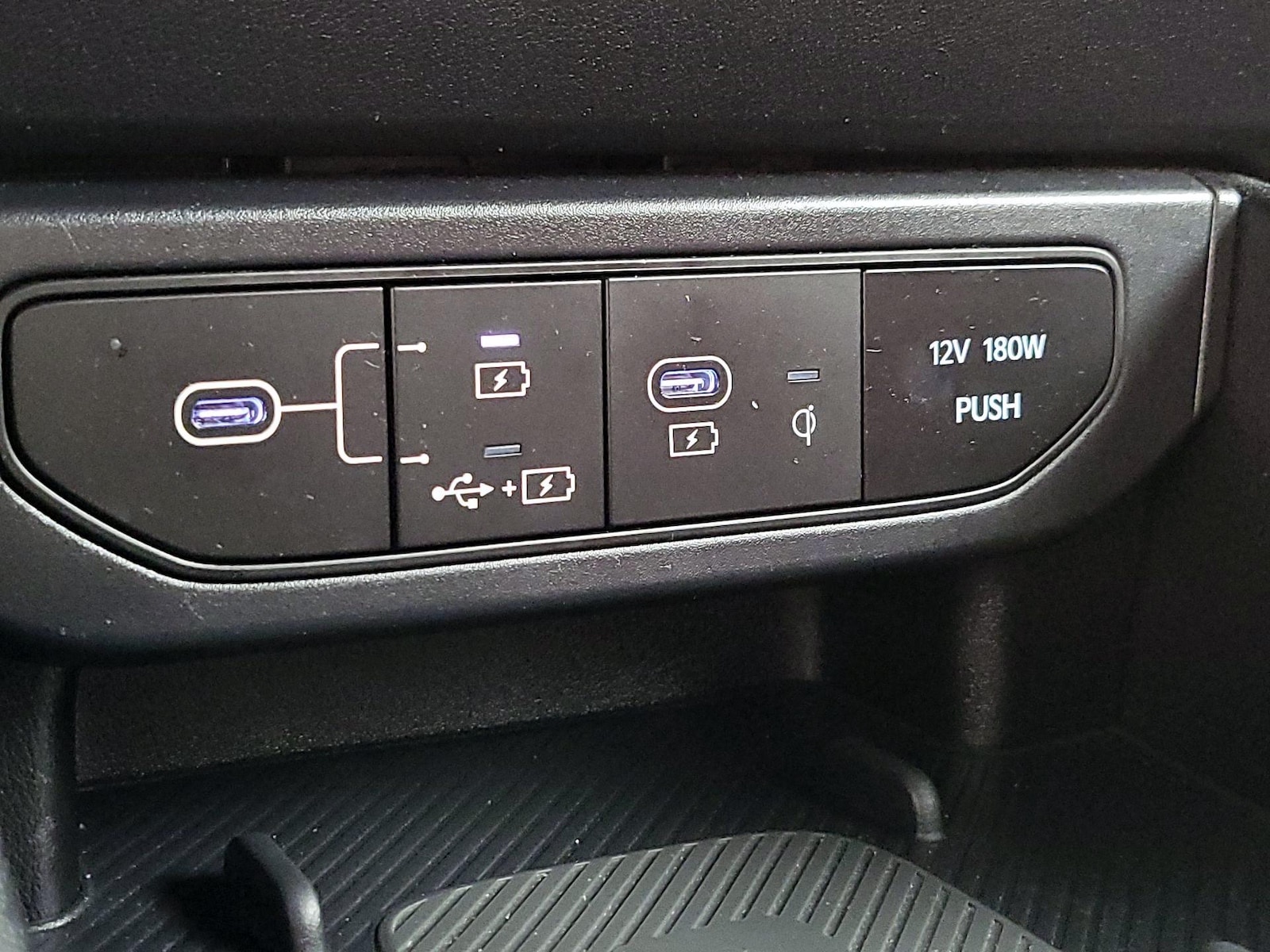 2025 Kia K4 GT-Line - Photo 19