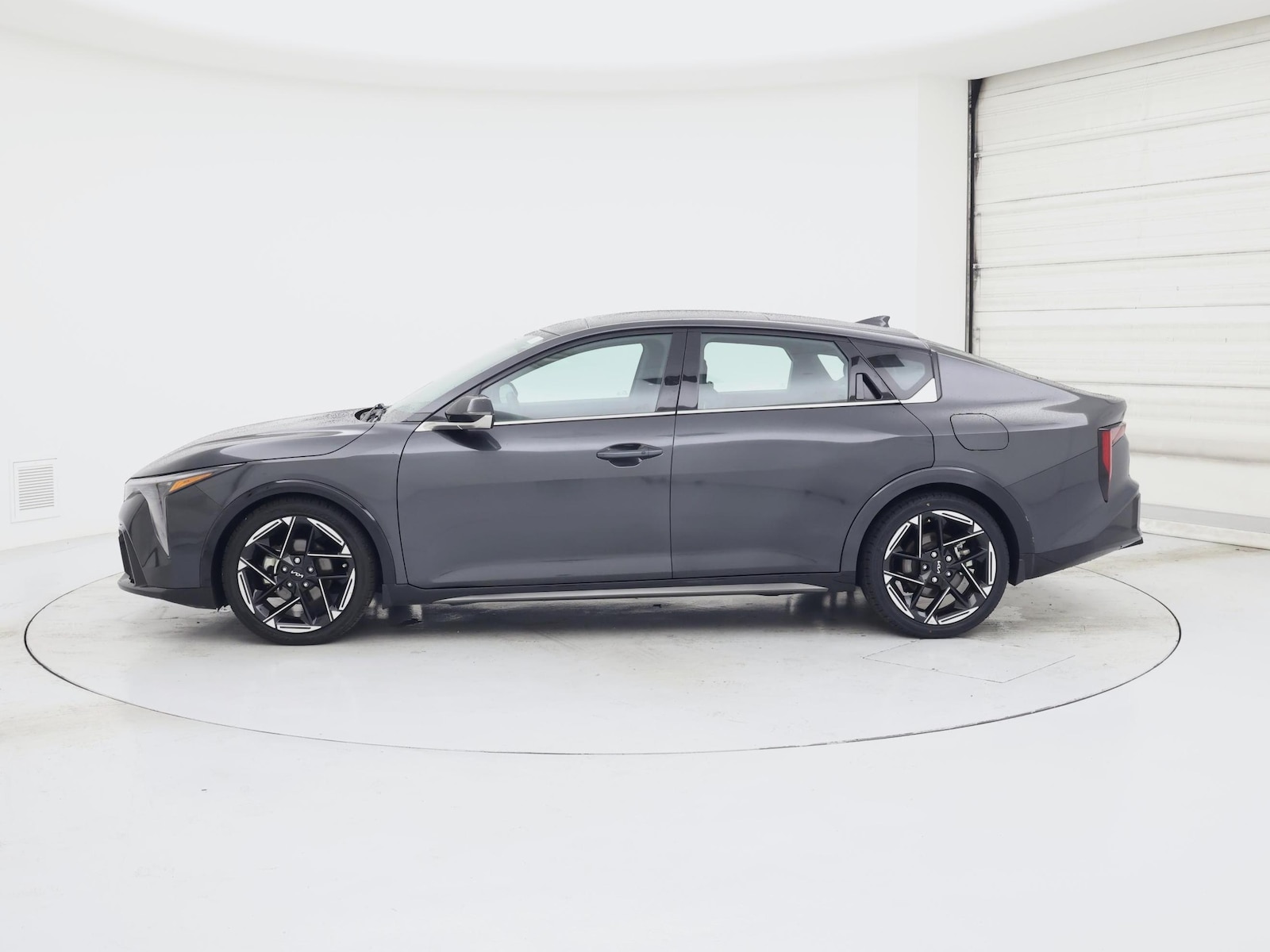 2025 Kia K4 GT-Line - Photo 4