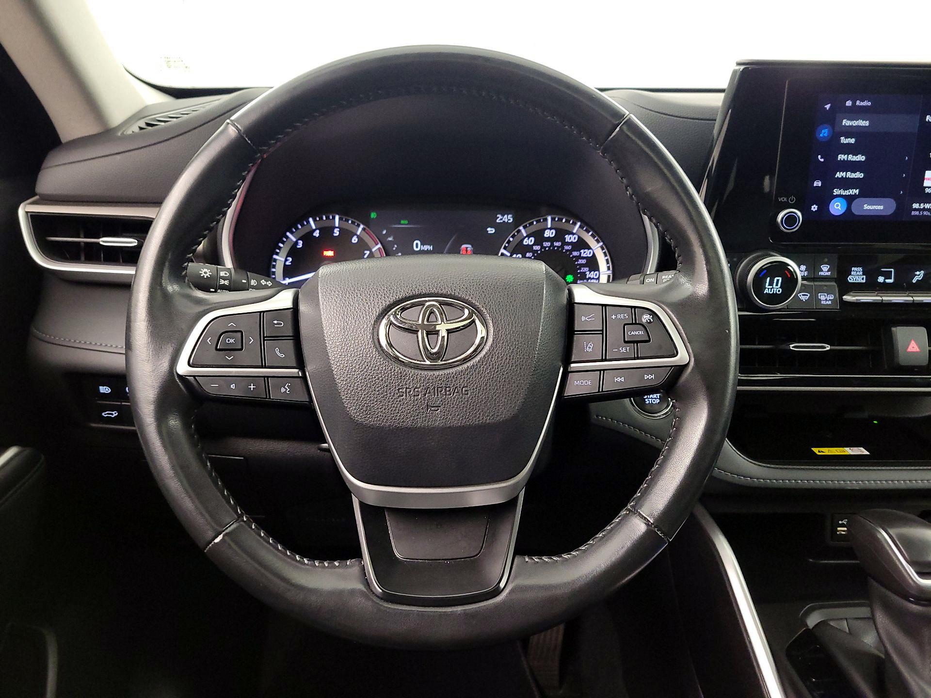 Thumbnail: 2023 Toyota Highlander - 10