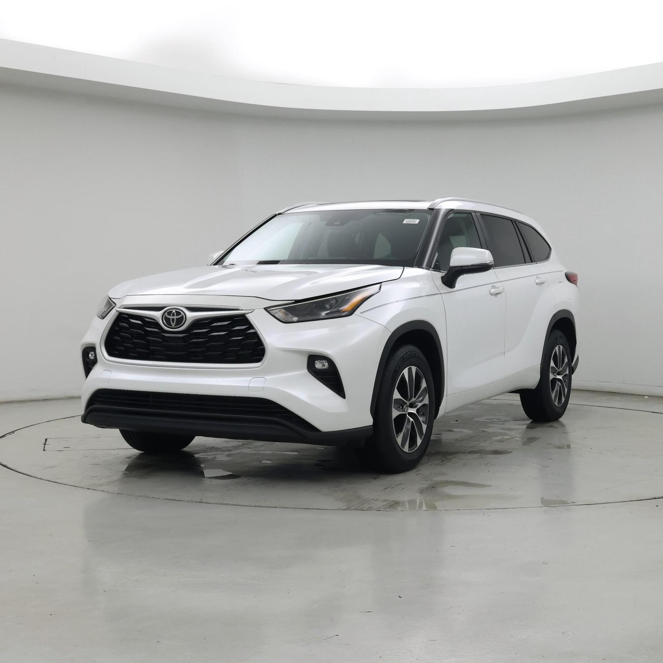 Thumbnail: 2023 Toyota Highlander - 4