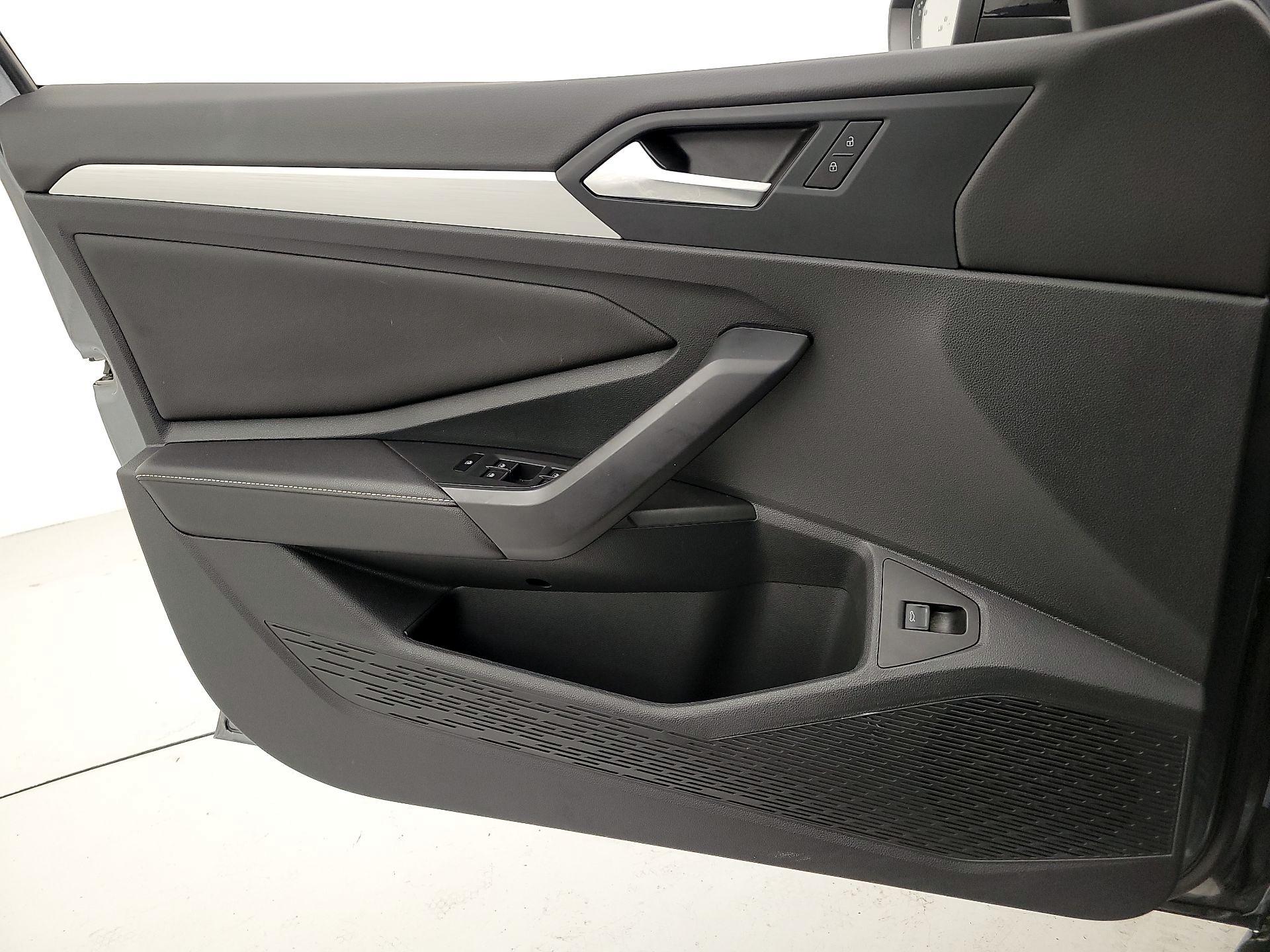 Thumbnail: 2025 Volkswagen Jetta - 12