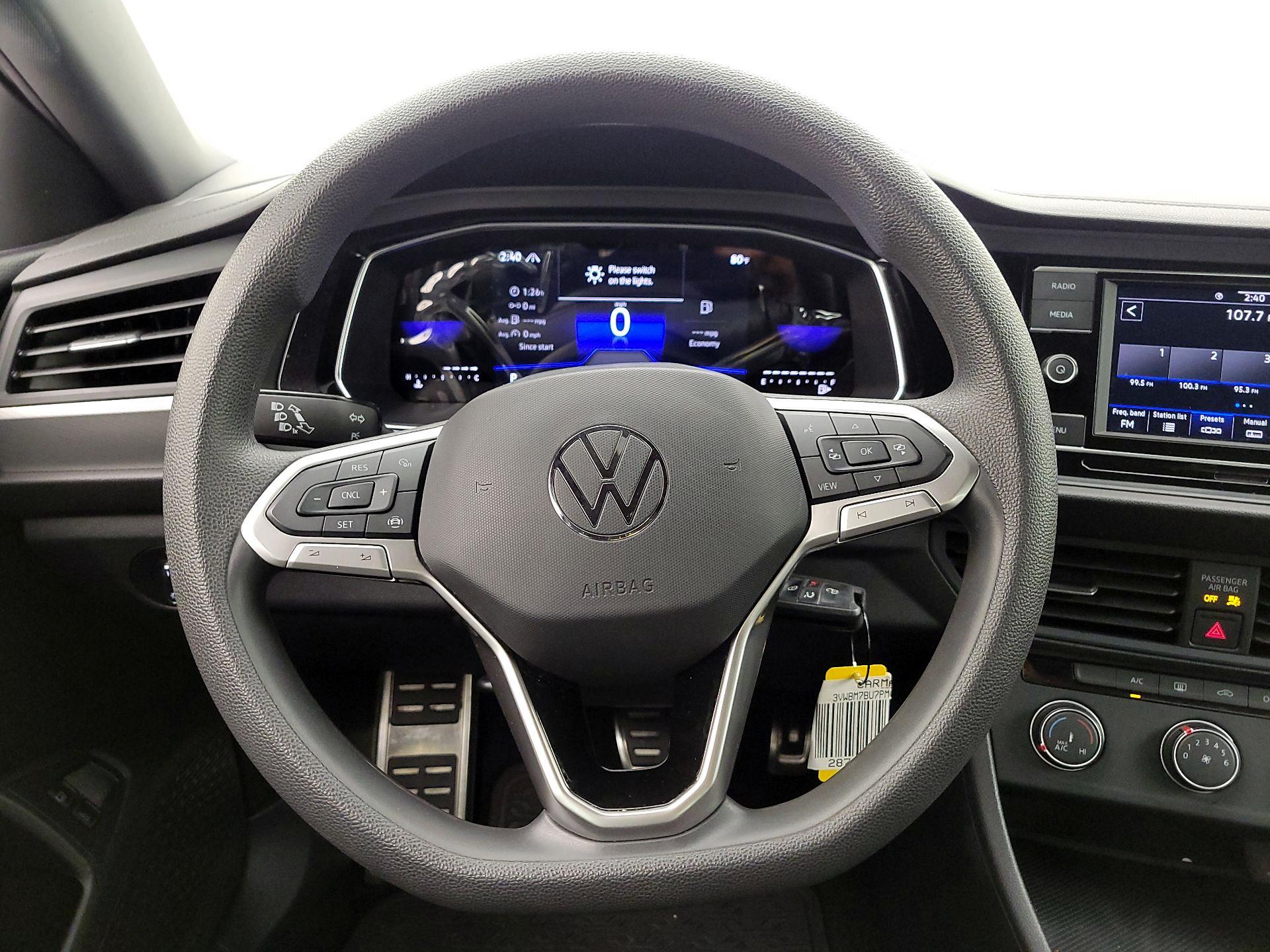 Thumbnail: 2023 Volkswagen Jetta - 10