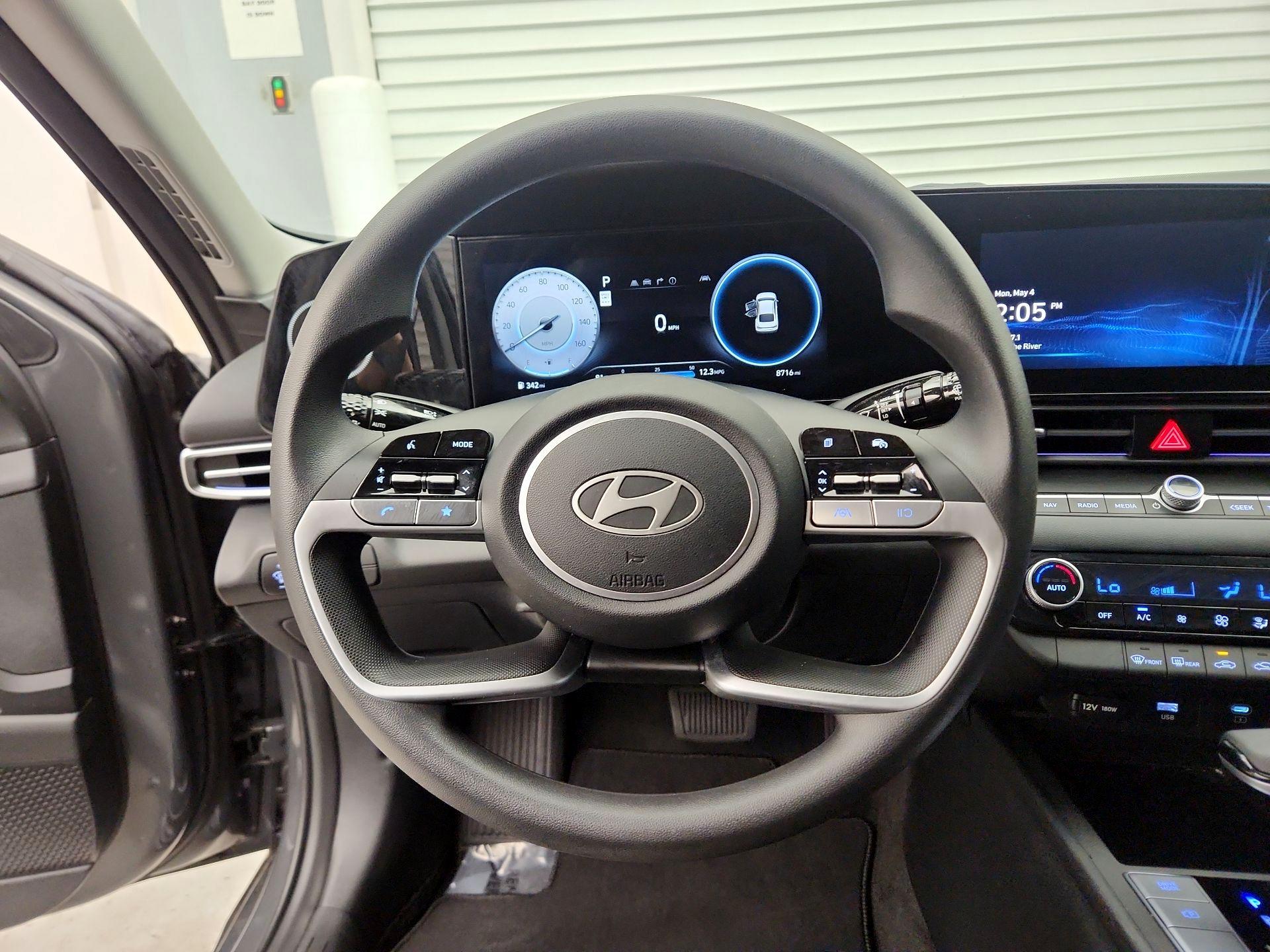 Thumbnail: 2024 Hyundai Elantra - 10