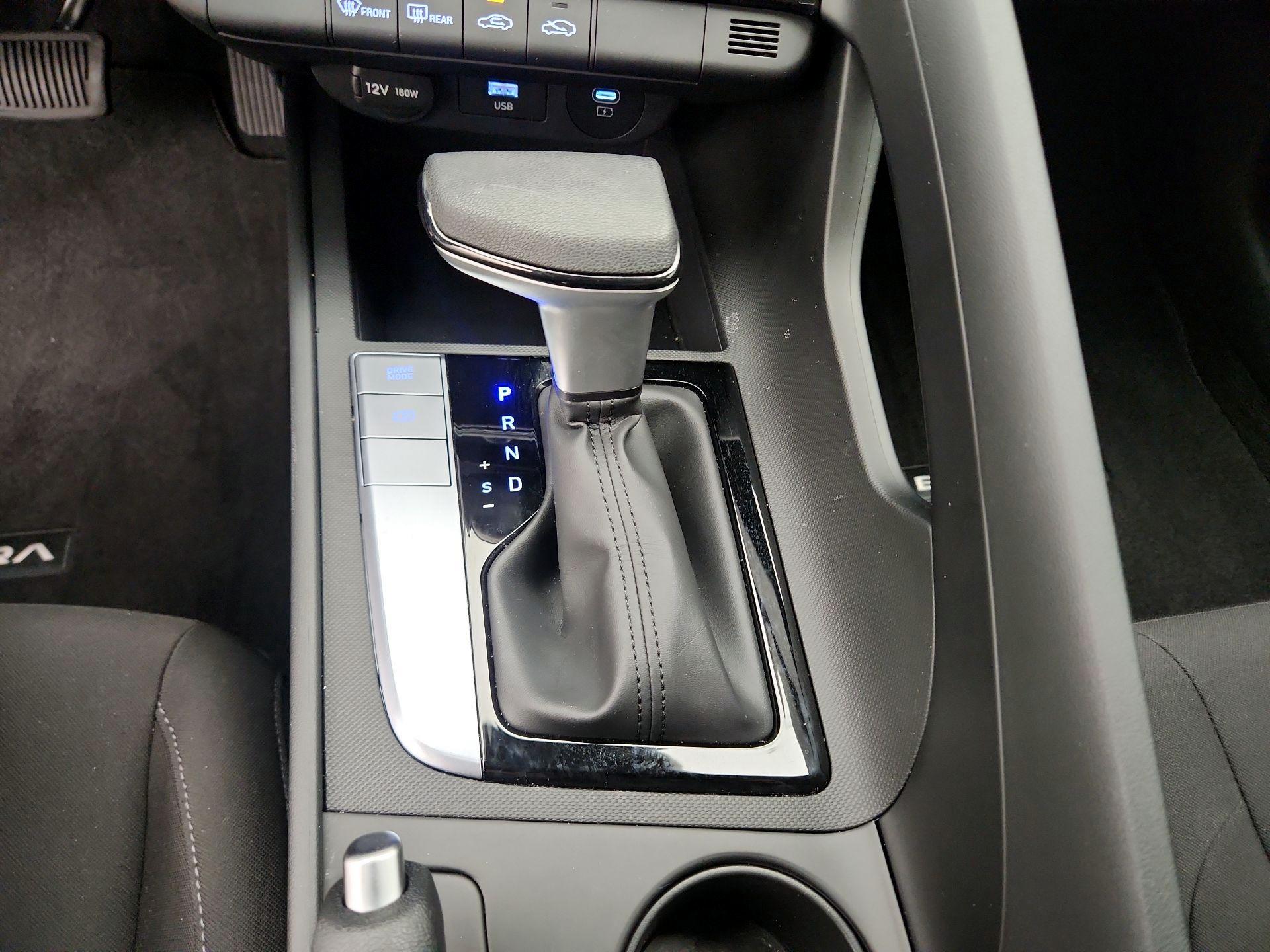 Thumbnail: 2024 Hyundai Elantra - 18