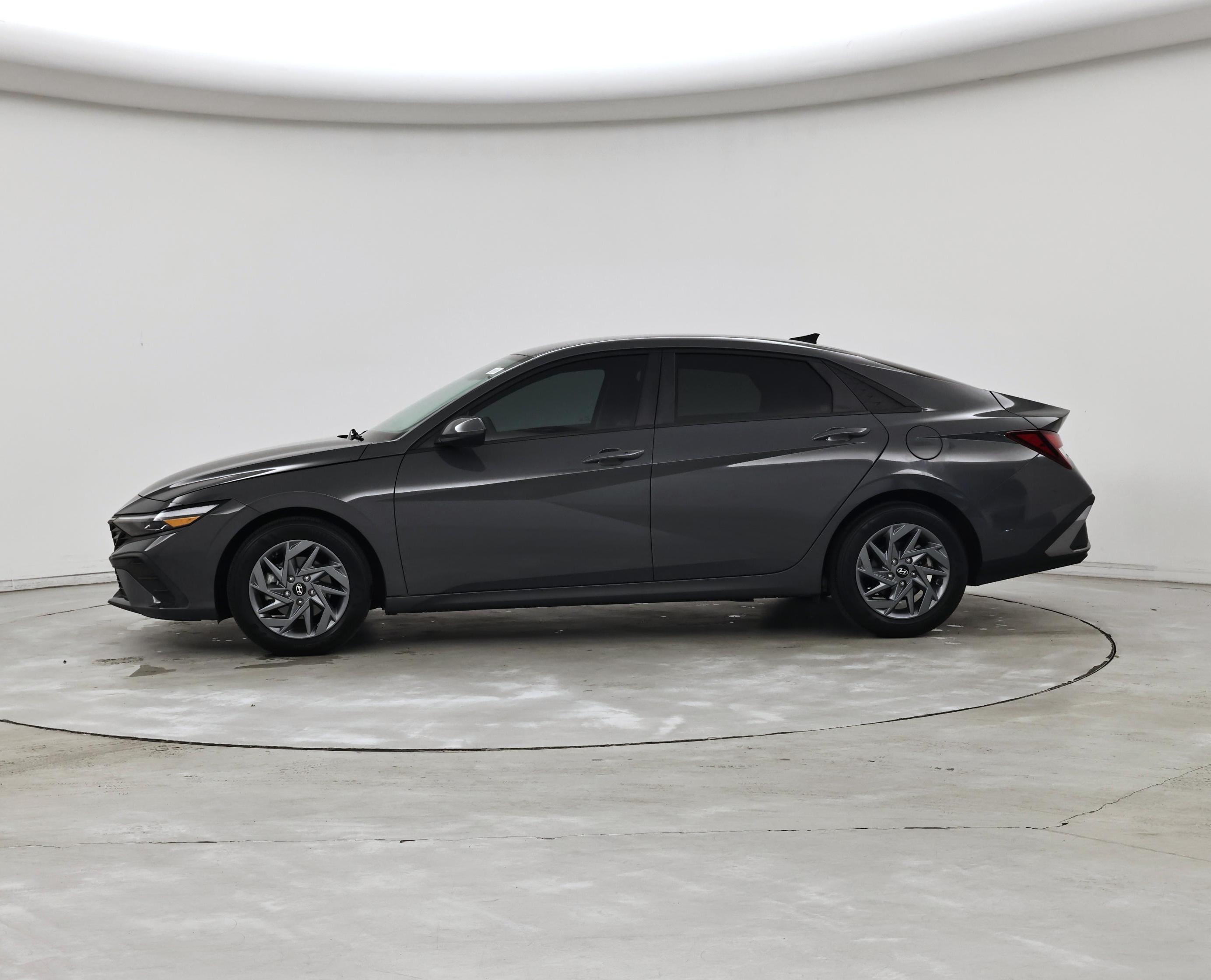 Thumbnail: 2024 Hyundai Elantra - 3