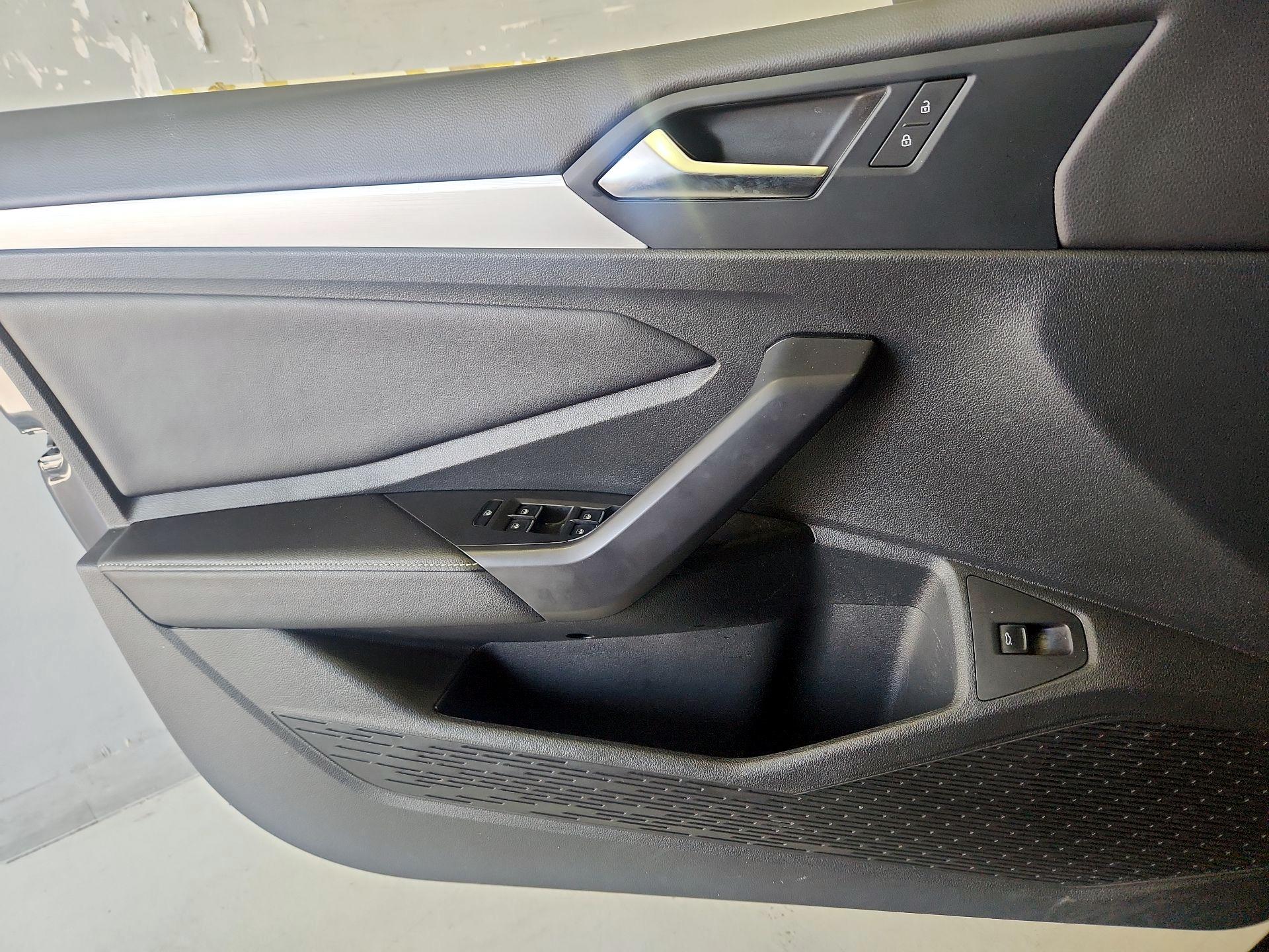 Thumbnail: 2025 Volkswagen Jetta - 12