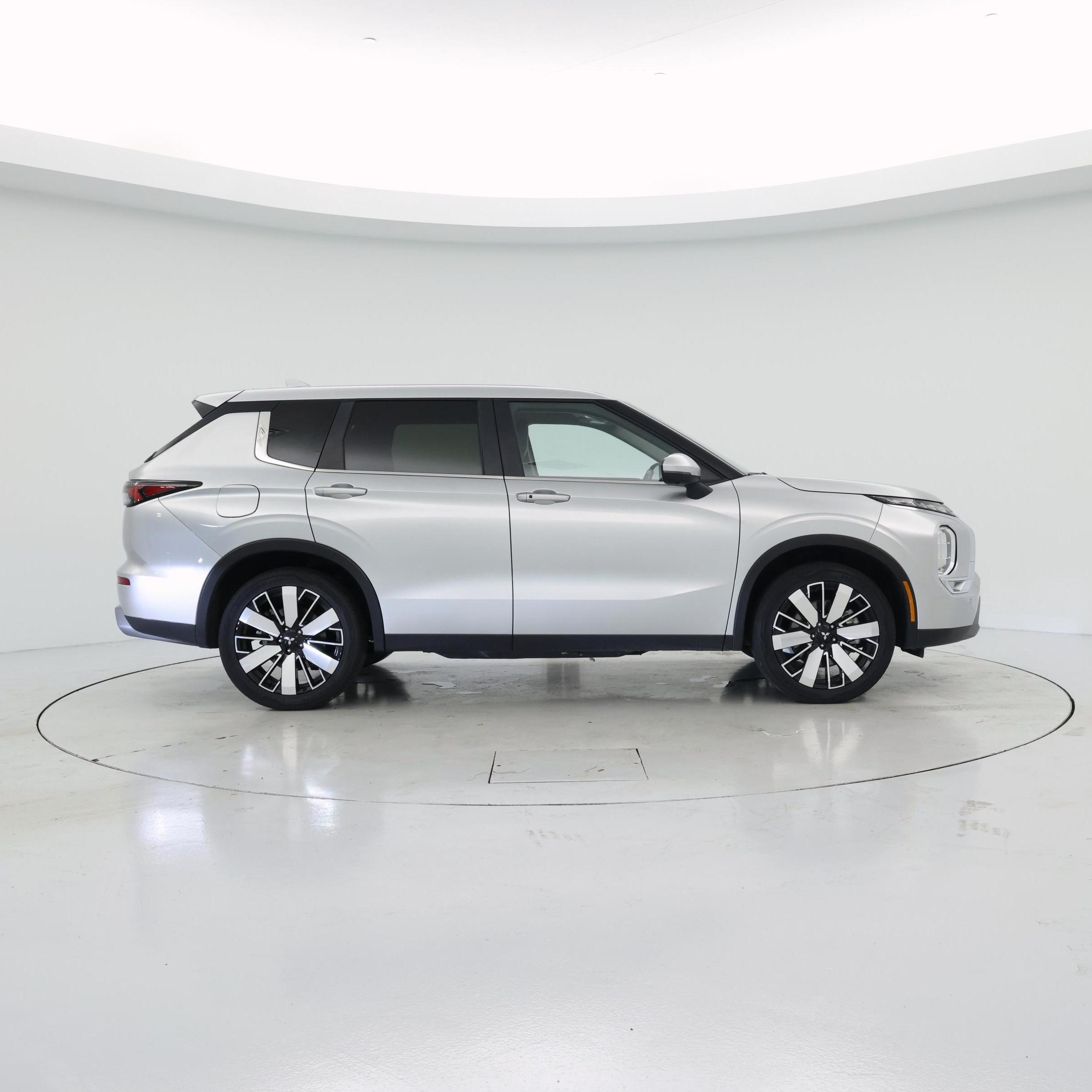Thumbnail: 2025 Mitsubishi Outlander - 7