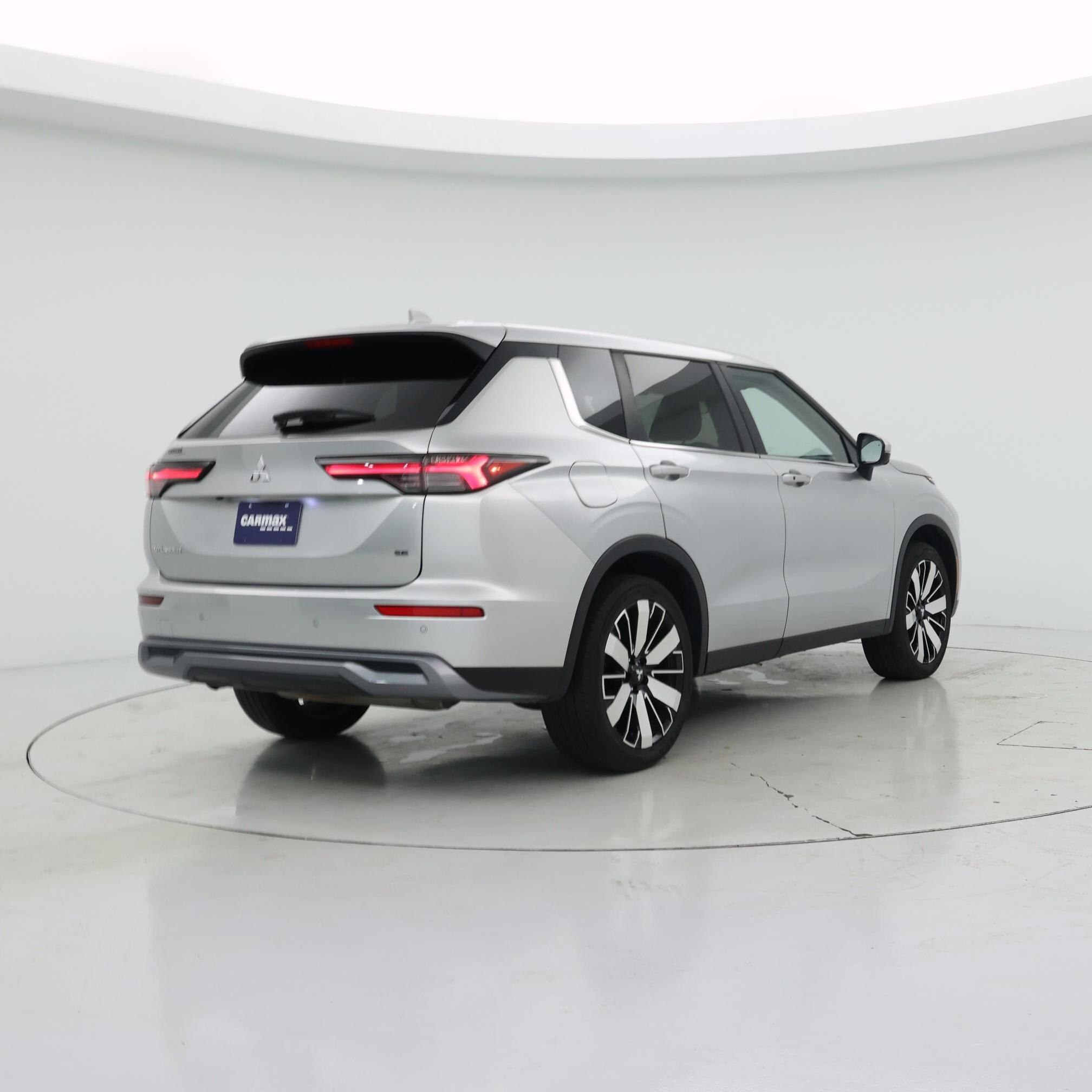 Thumbnail: 2025 Mitsubishi Outlander - 8