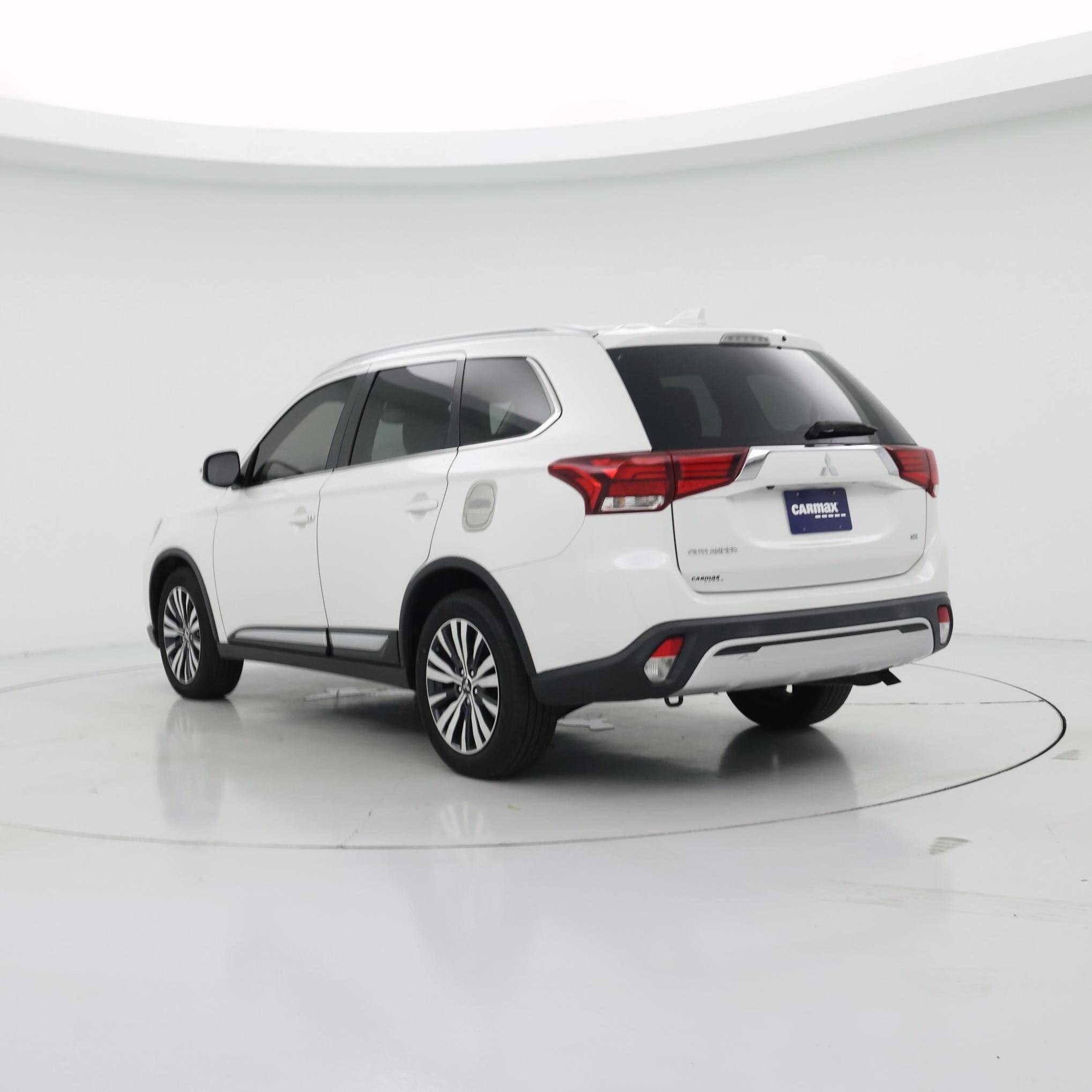 Thumbnail: 2020 Mitsubishi Outlander - 2