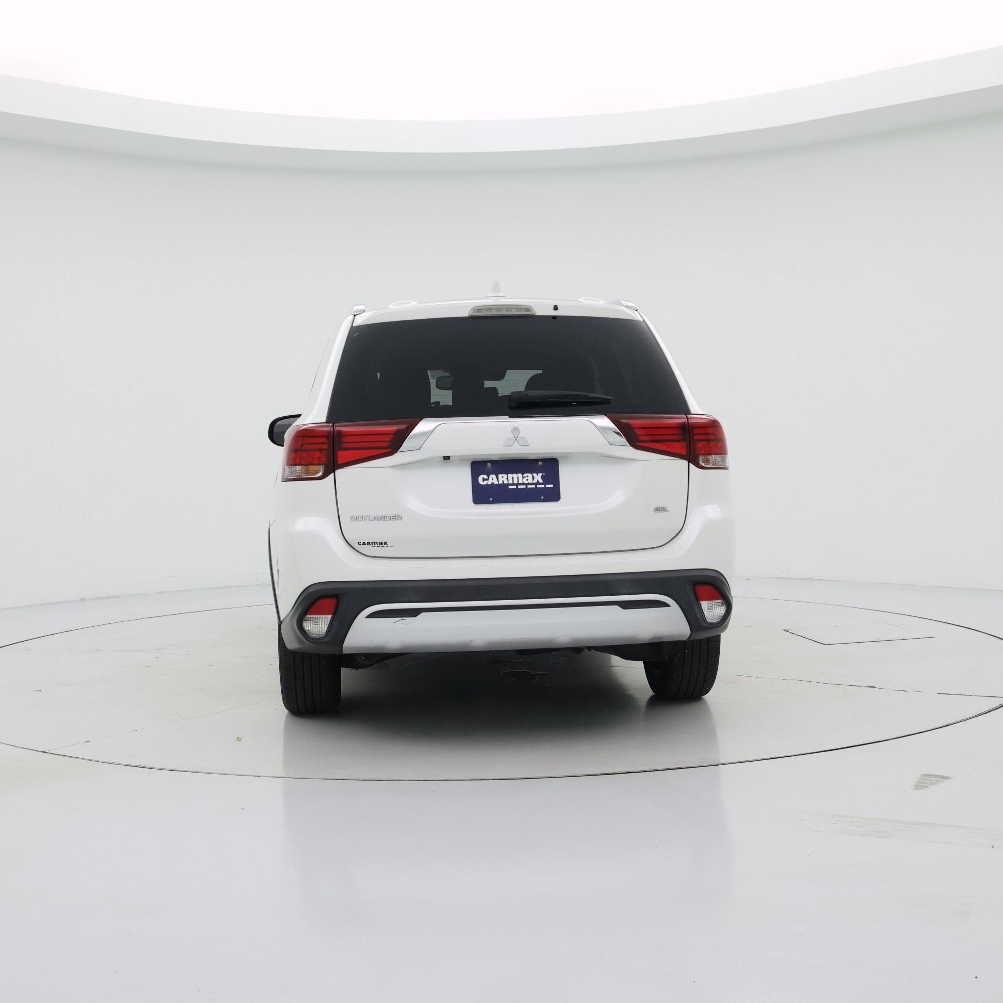 Thumbnail: 2020 Mitsubishi Outlander - 6