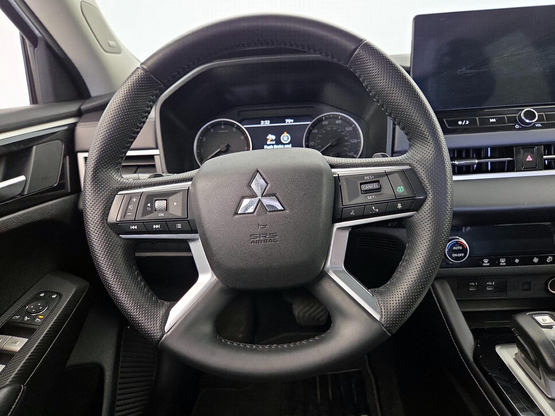 Thumbnail: 2025 Mitsubishi Outlander - 10