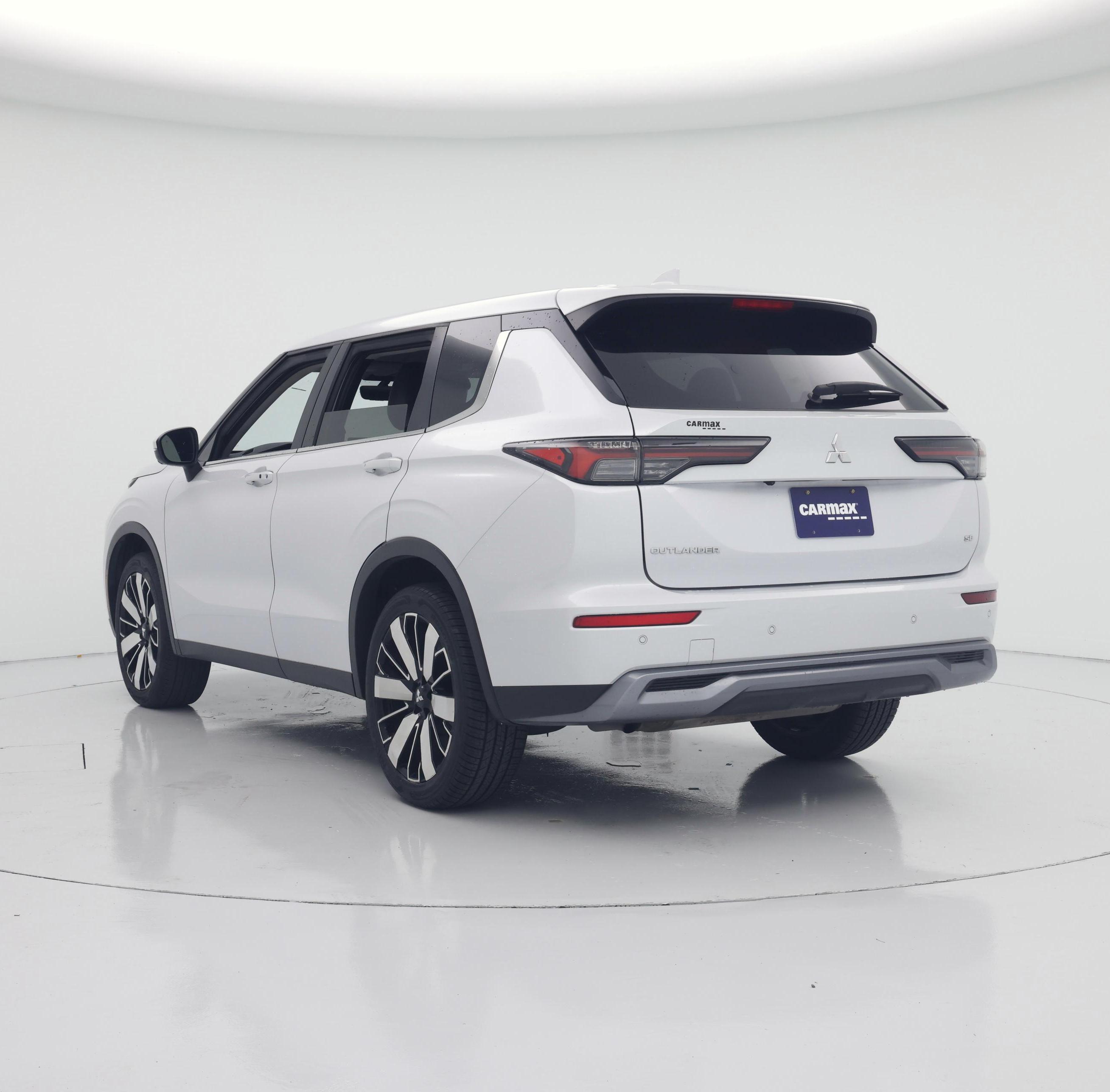 Thumbnail: 2025 Mitsubishi Outlander - 2