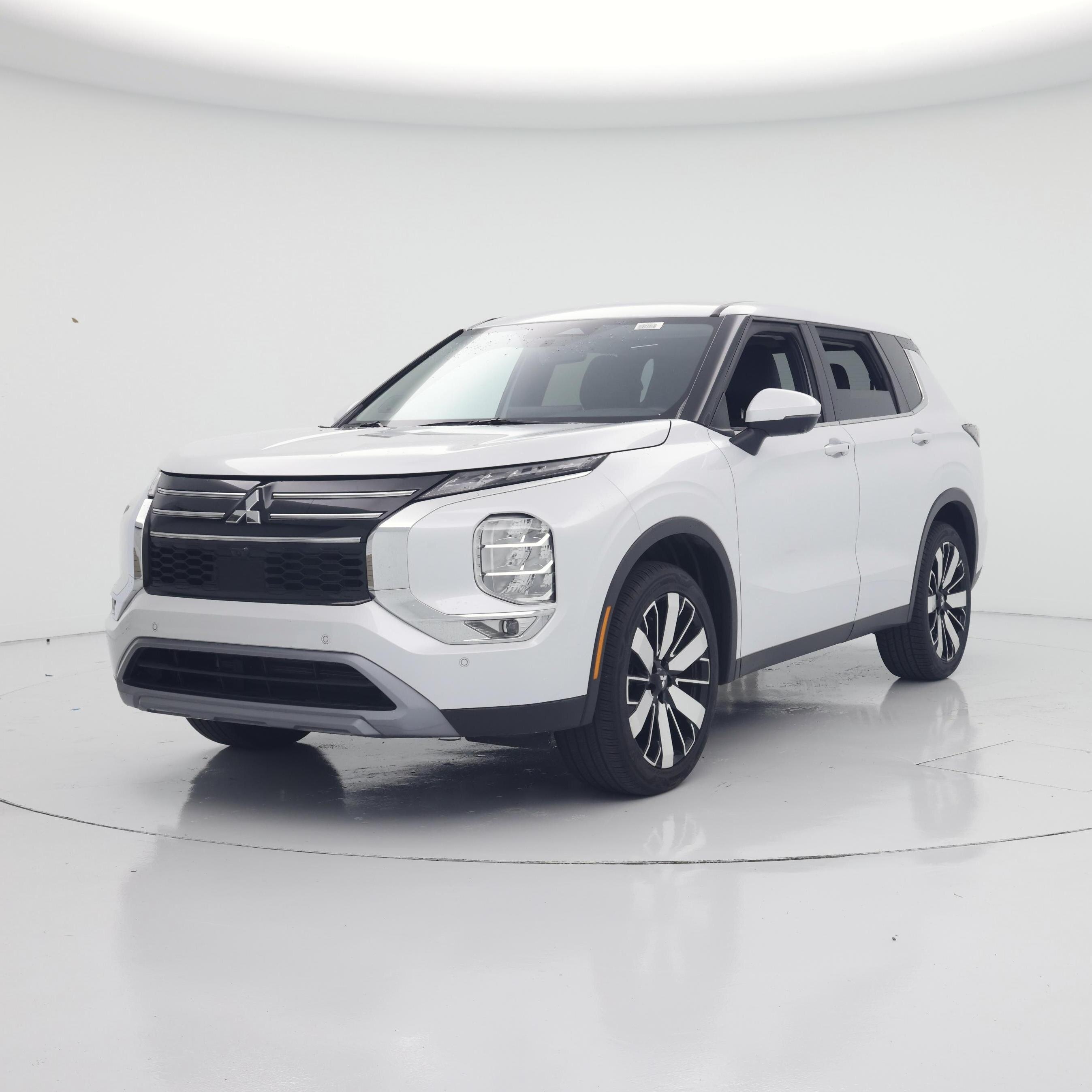 Thumbnail: 2025 Mitsubishi Outlander - 4