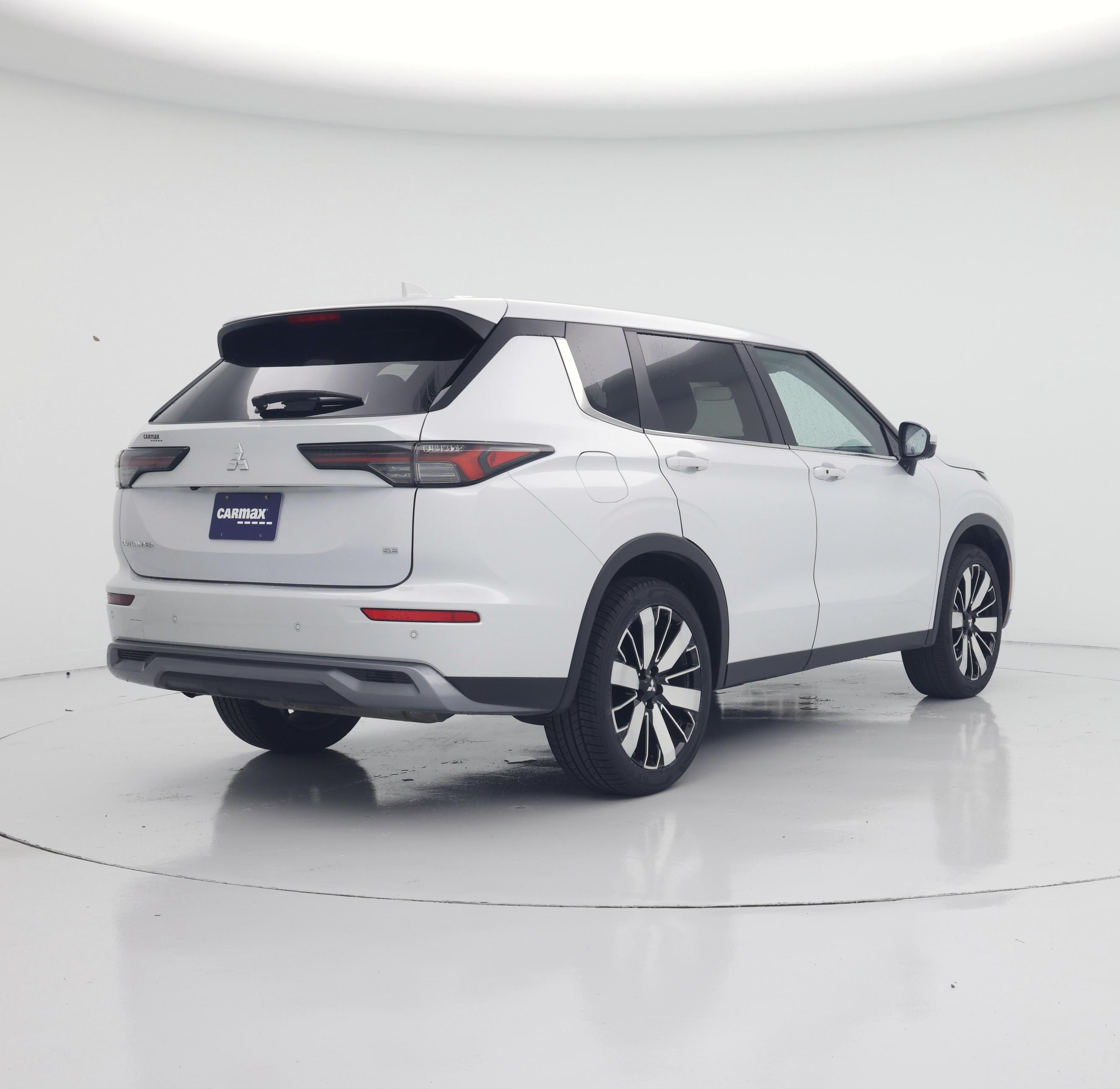Thumbnail: 2025 Mitsubishi Outlander - 8