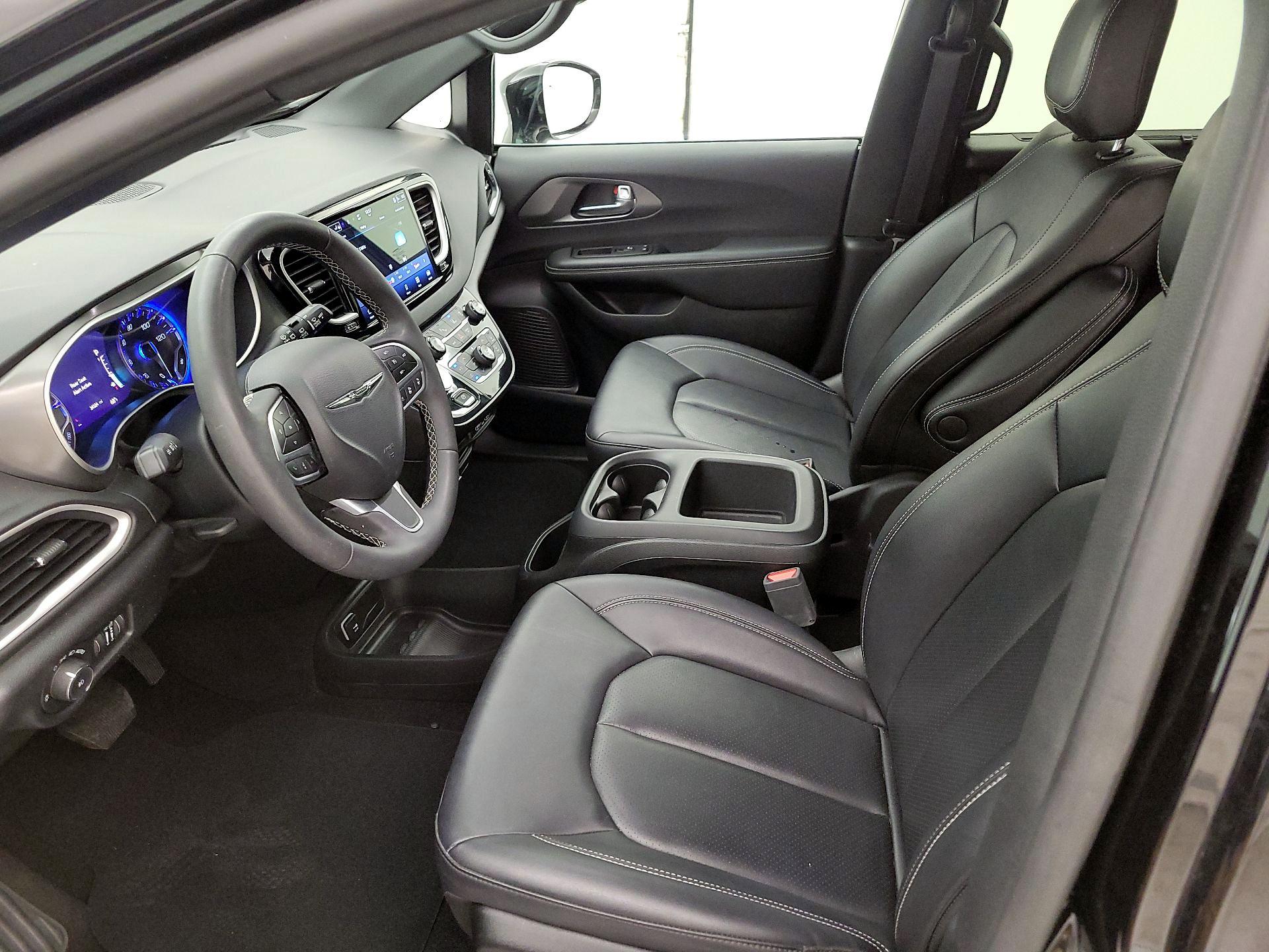 Thumbnail: 2025 Chrysler Pacifica - 11
