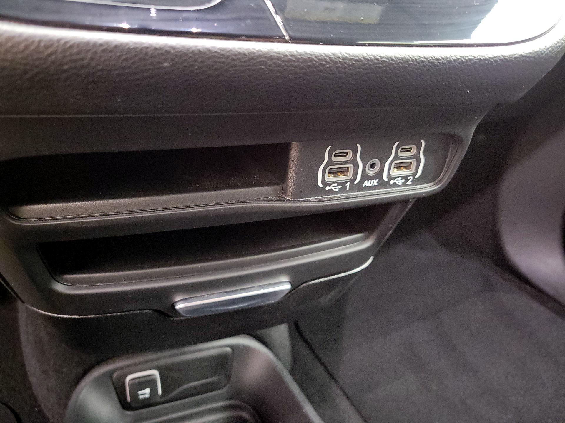 Thumbnail: 2025 Chrysler Pacifica - 18