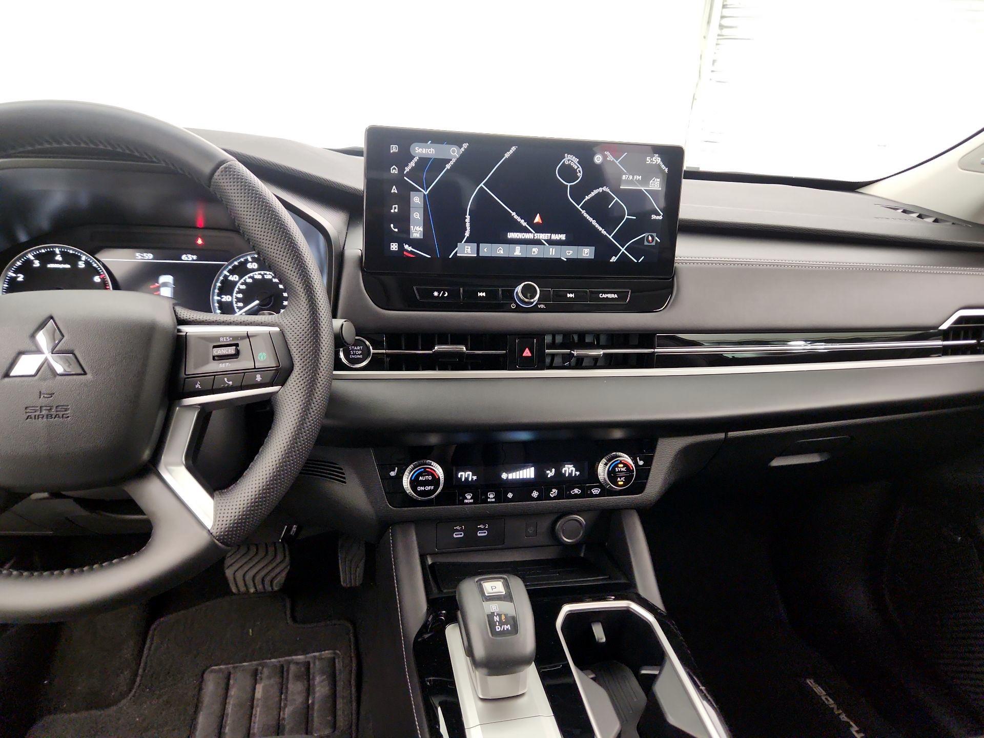 Thumbnail: 2025 Mitsubishi Outlander - 9